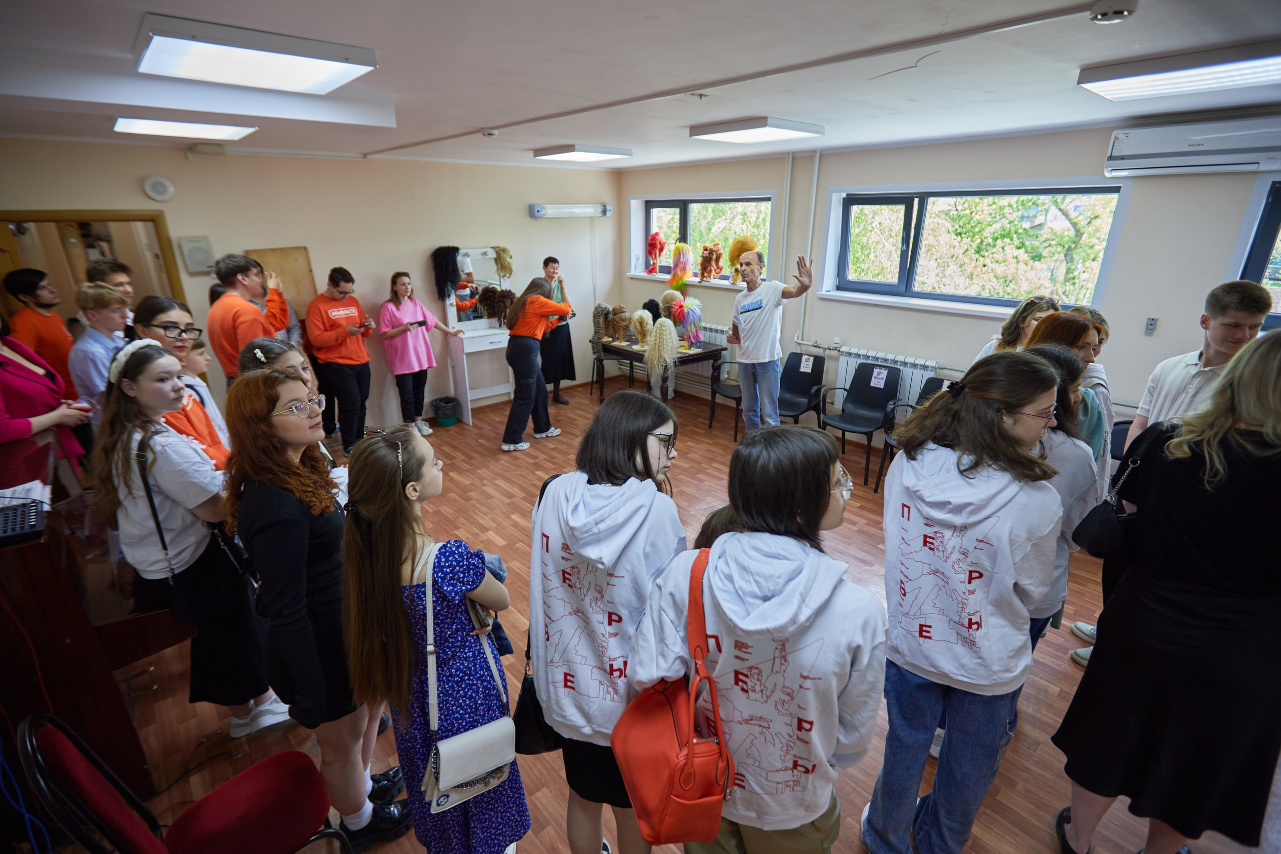 Экскурсия в театре. Фотограф Юлия Маринина