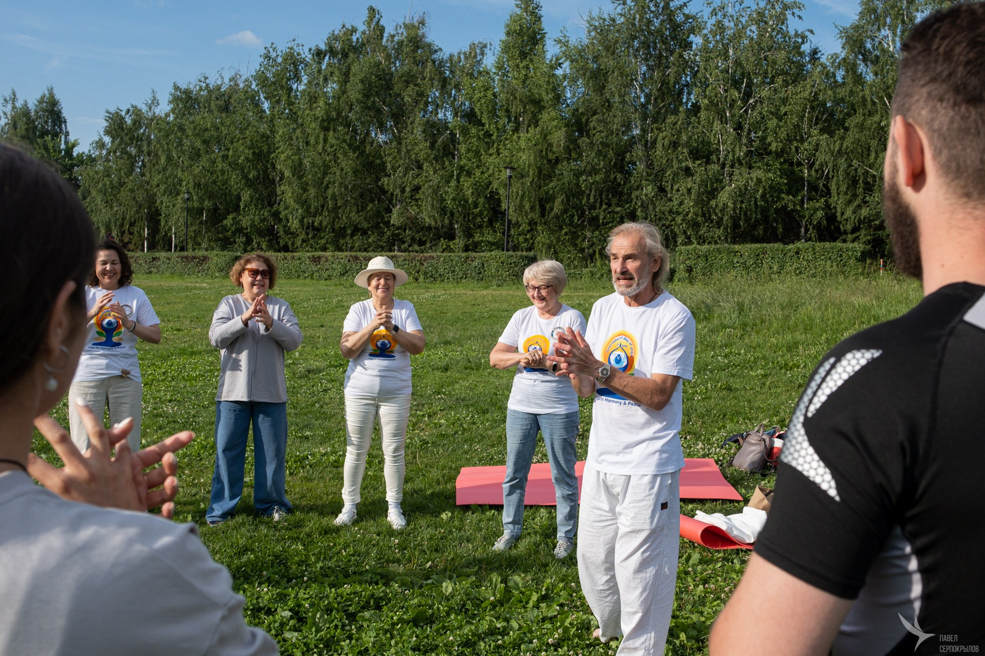 Международный день йоги в парке Горького. Репортажный фотограф в Казани Павел Серпокрылов