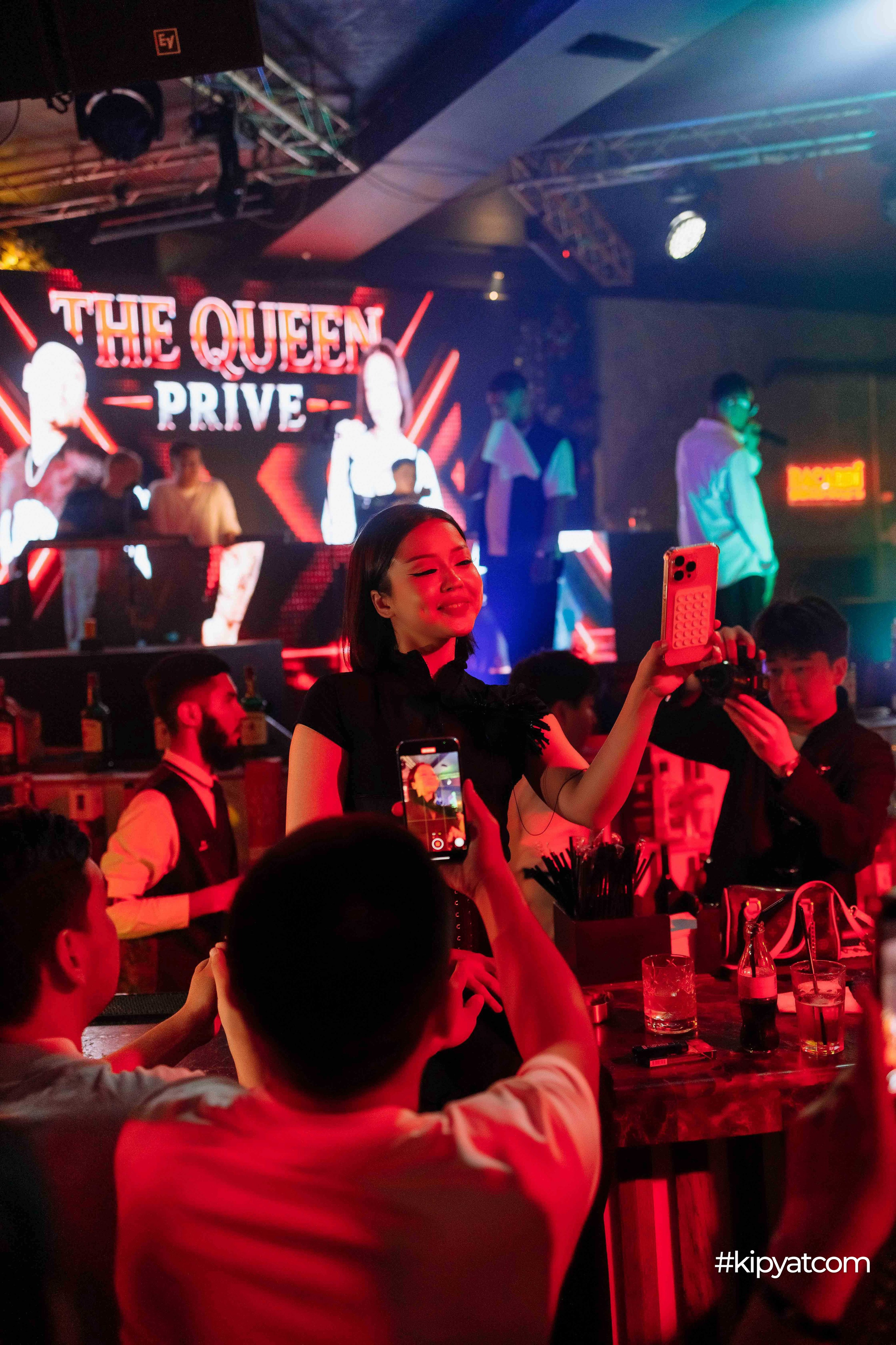 The Queen Prive. Кипятком Шымкент
