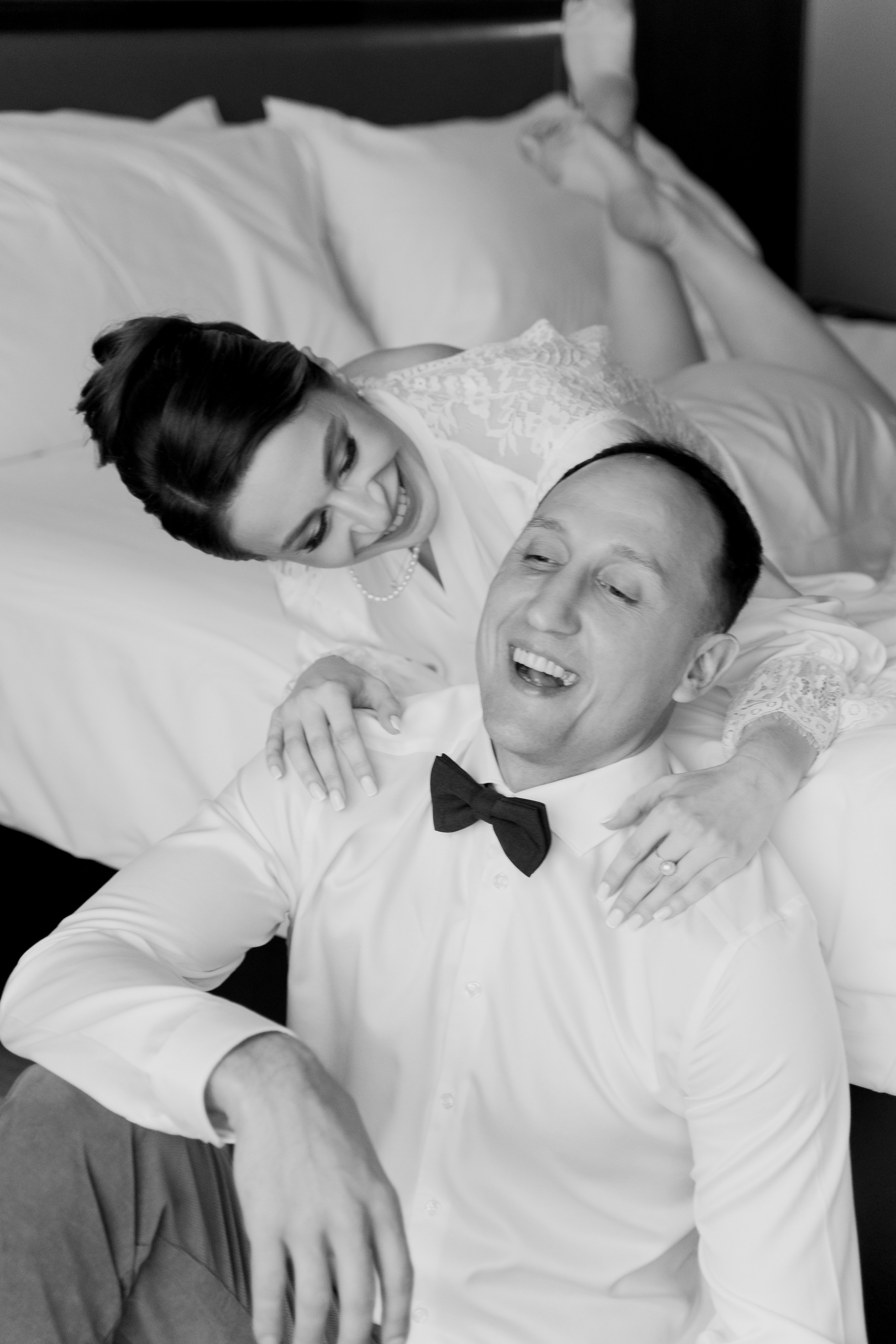 Свадебный фотограф в Москве. Свадебный фотограф Видное, Бутово, Домодедово, Щербинка, Царицыно. Свадебная фотосессия и сборы невесты в отеле Soluxe. Регистрация брака во дворце бракосочетания ВДНХ. Свадьба на ВДНХ. Свадебная фотосессия с ретро автомобилем Чайка. 