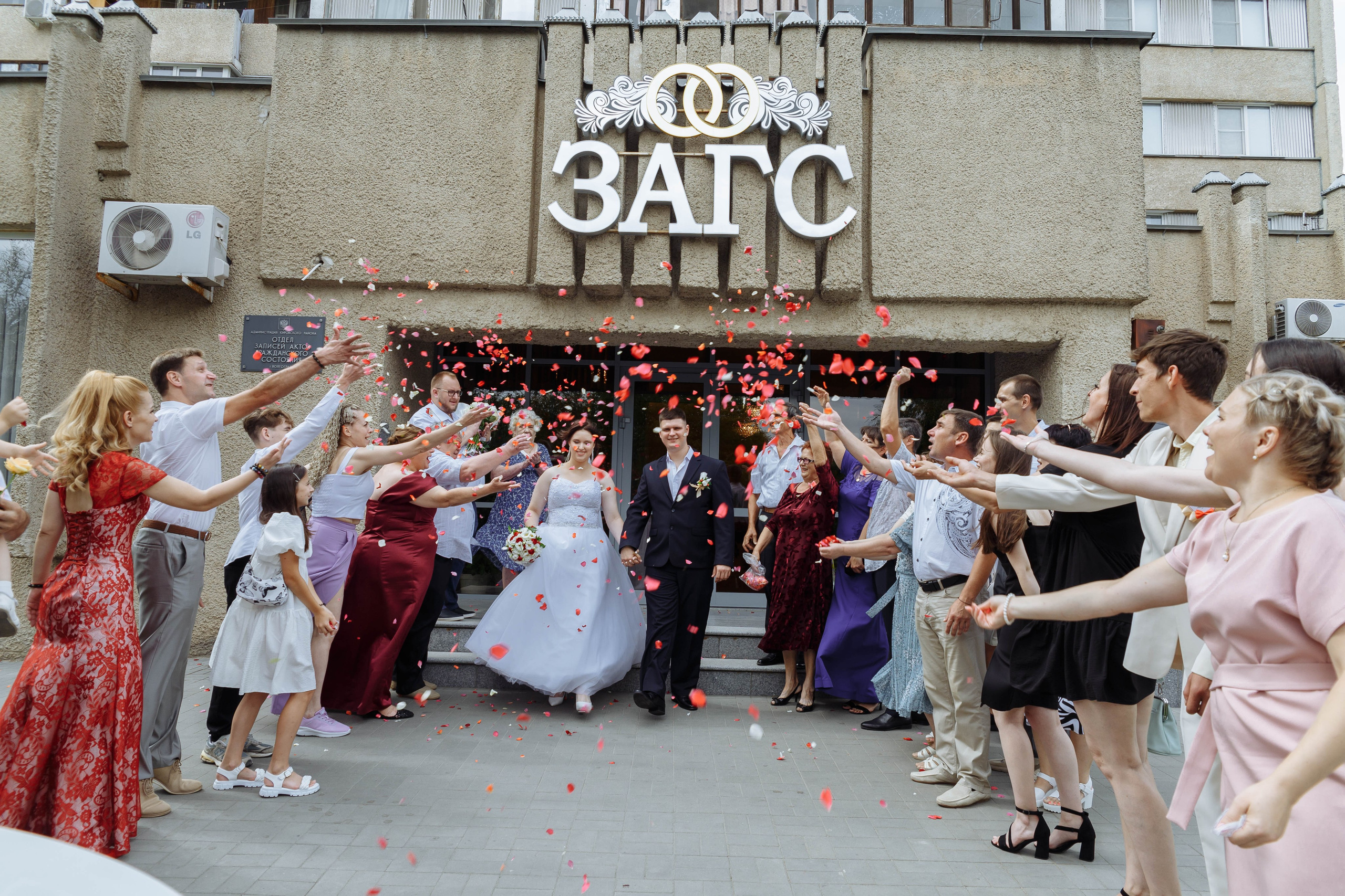 Татьяна и Виктор: настоящая русская свадьба. Событийный фотограф Максим Бескоровайновнов