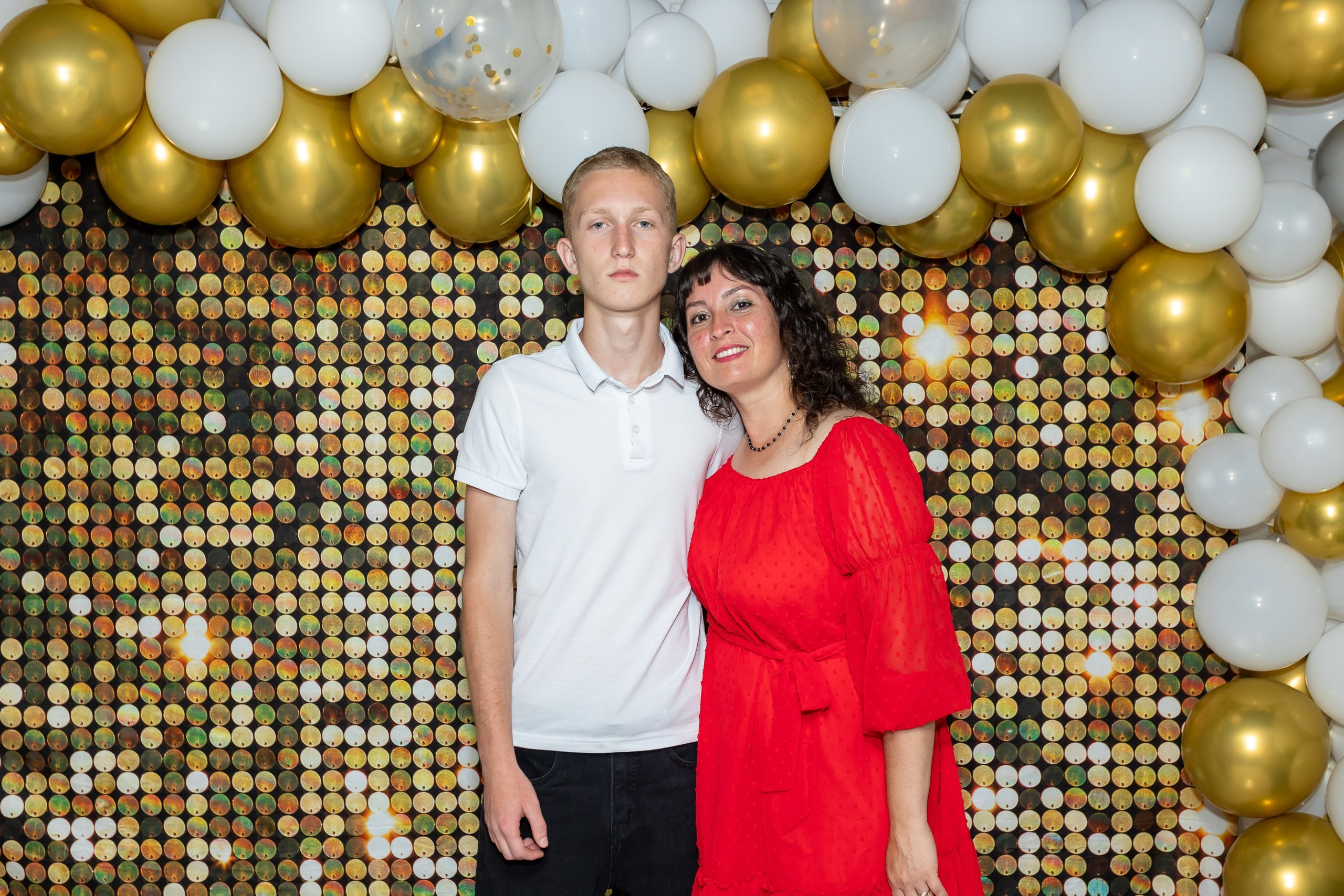 Вручение аттестата и выпускной вечер. Выпускные альбомы Майкоп, Краснодар Елена Золотарева