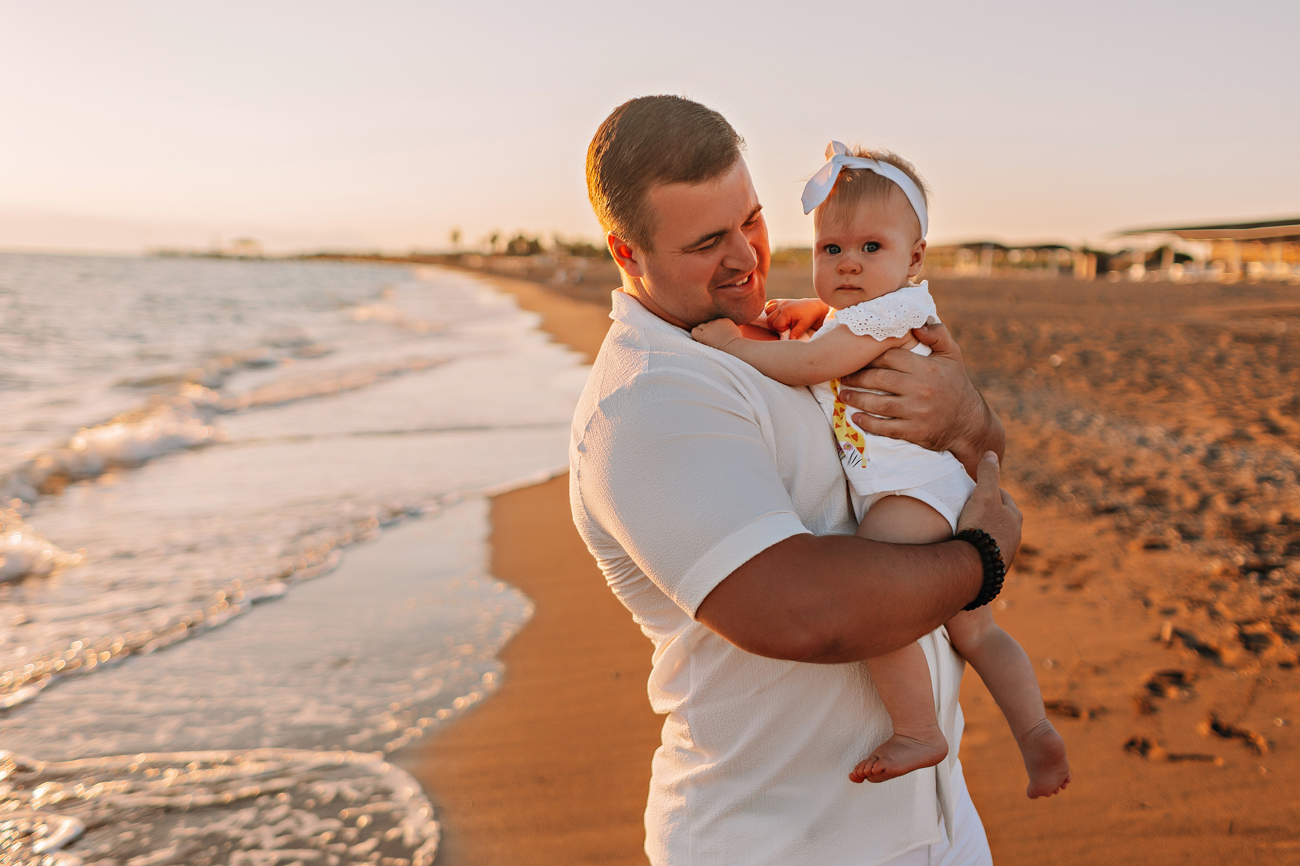 С малышкой на море. Семейный фотограф Тюмень, фотограф на роды Салмина Мария