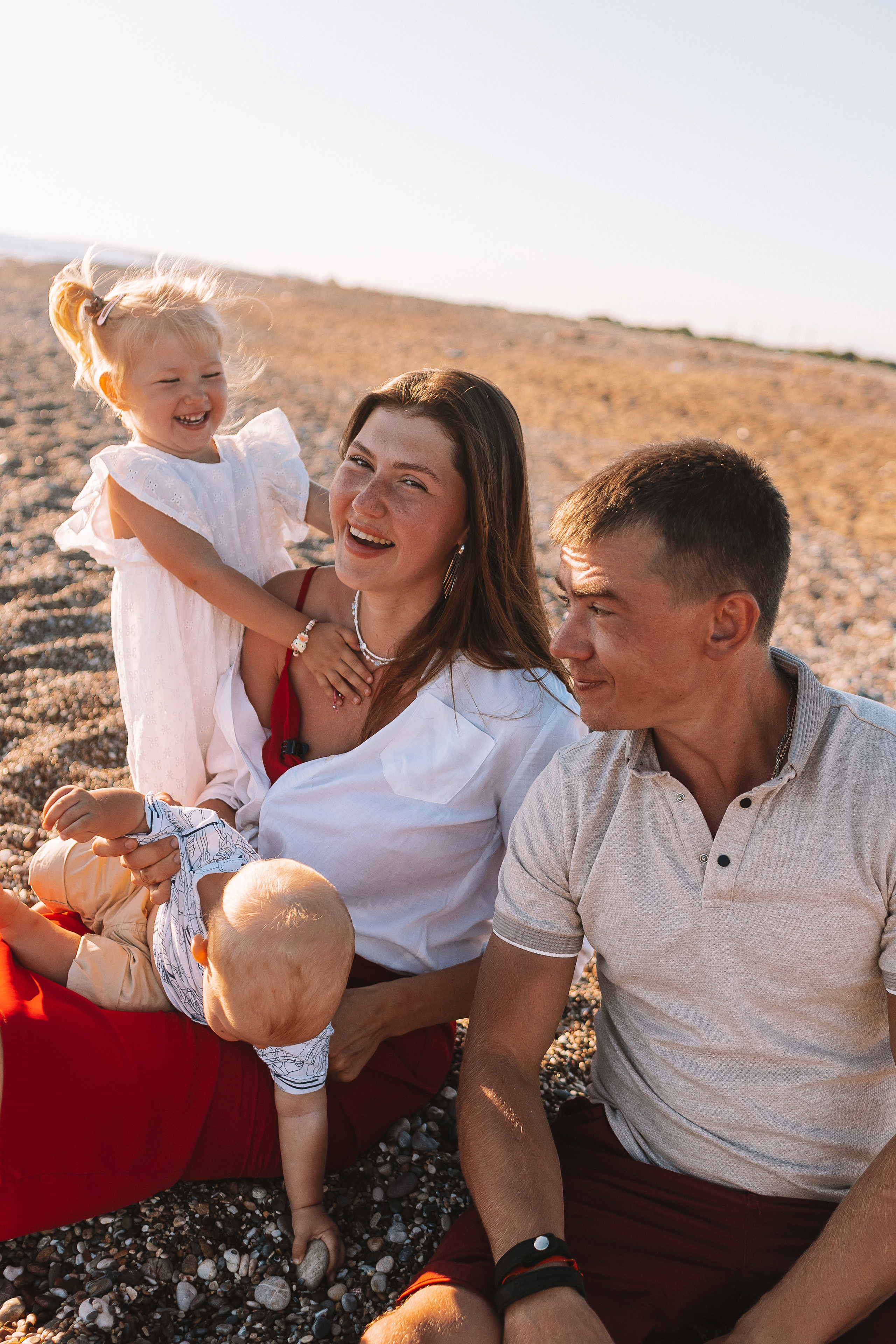Семейная у моря. Семейный фотограф Тюмень, фотограф на роды Салмина Мария