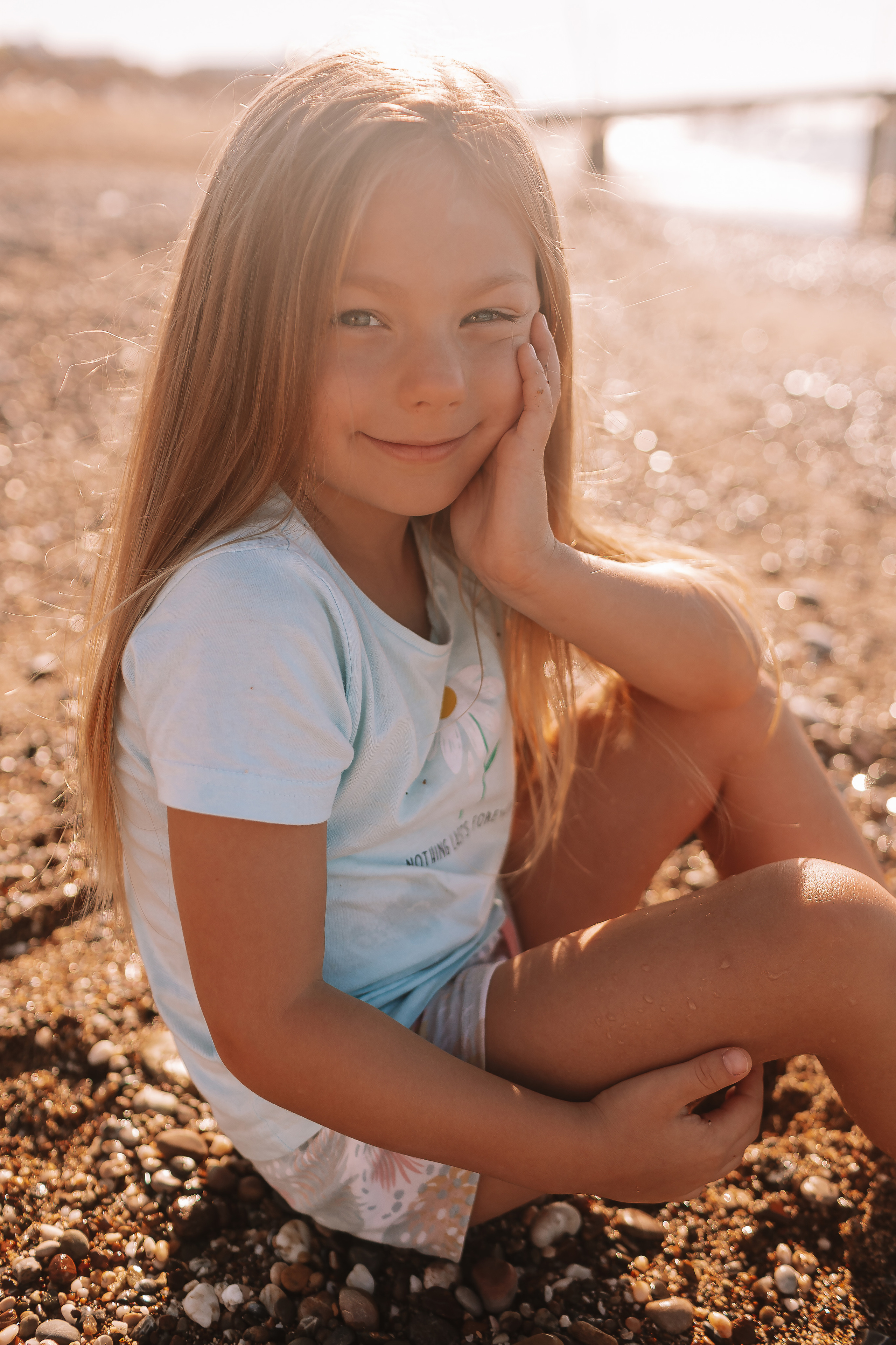 Пляж Сиде (бабушка и внучка). Семейный фотограф Тюмень, фотограф на роды Салмина Мария