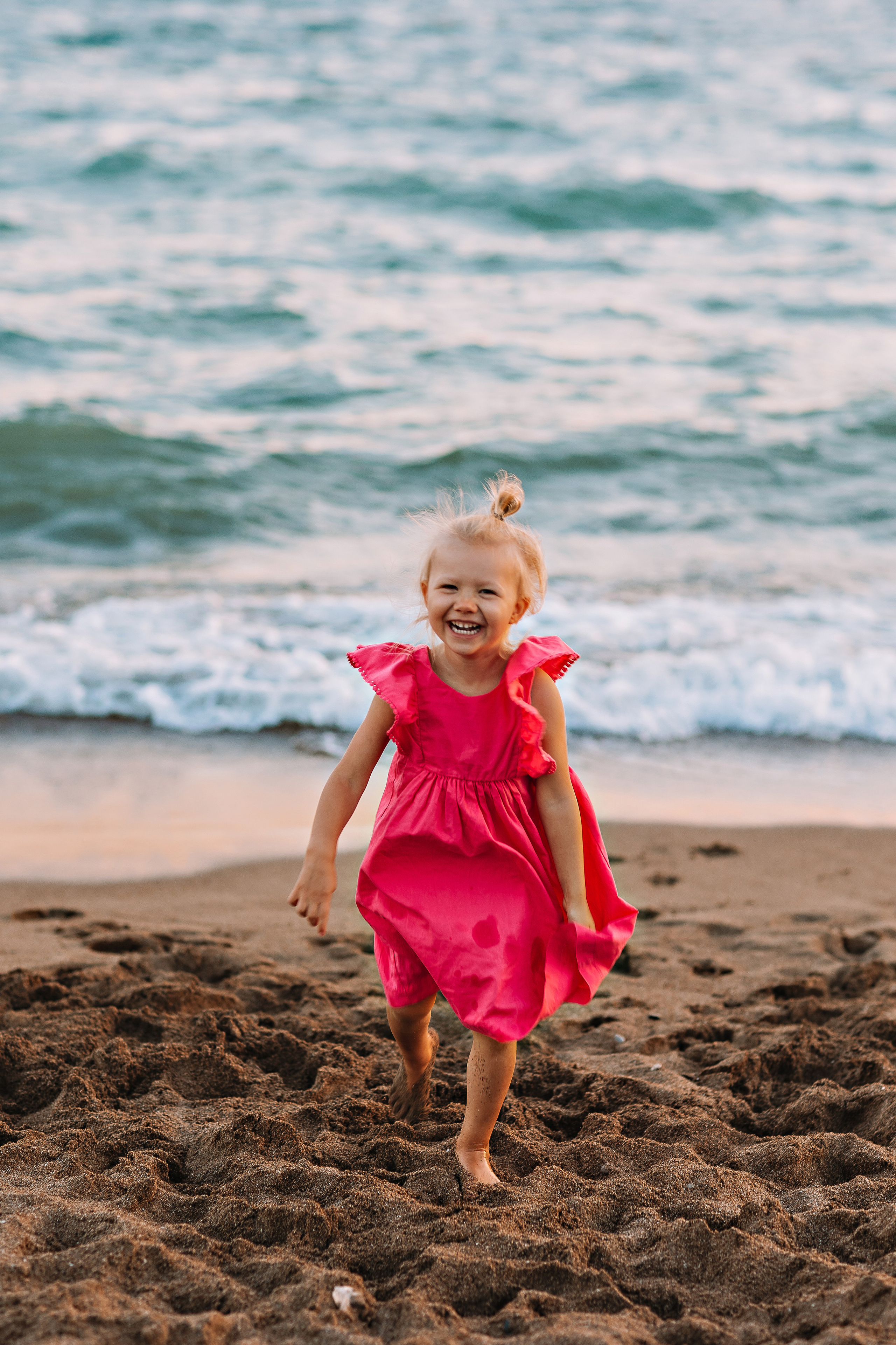Семейная на берегу. Семейный фотограф Тюмень, фотограф на роды Салмина Мария