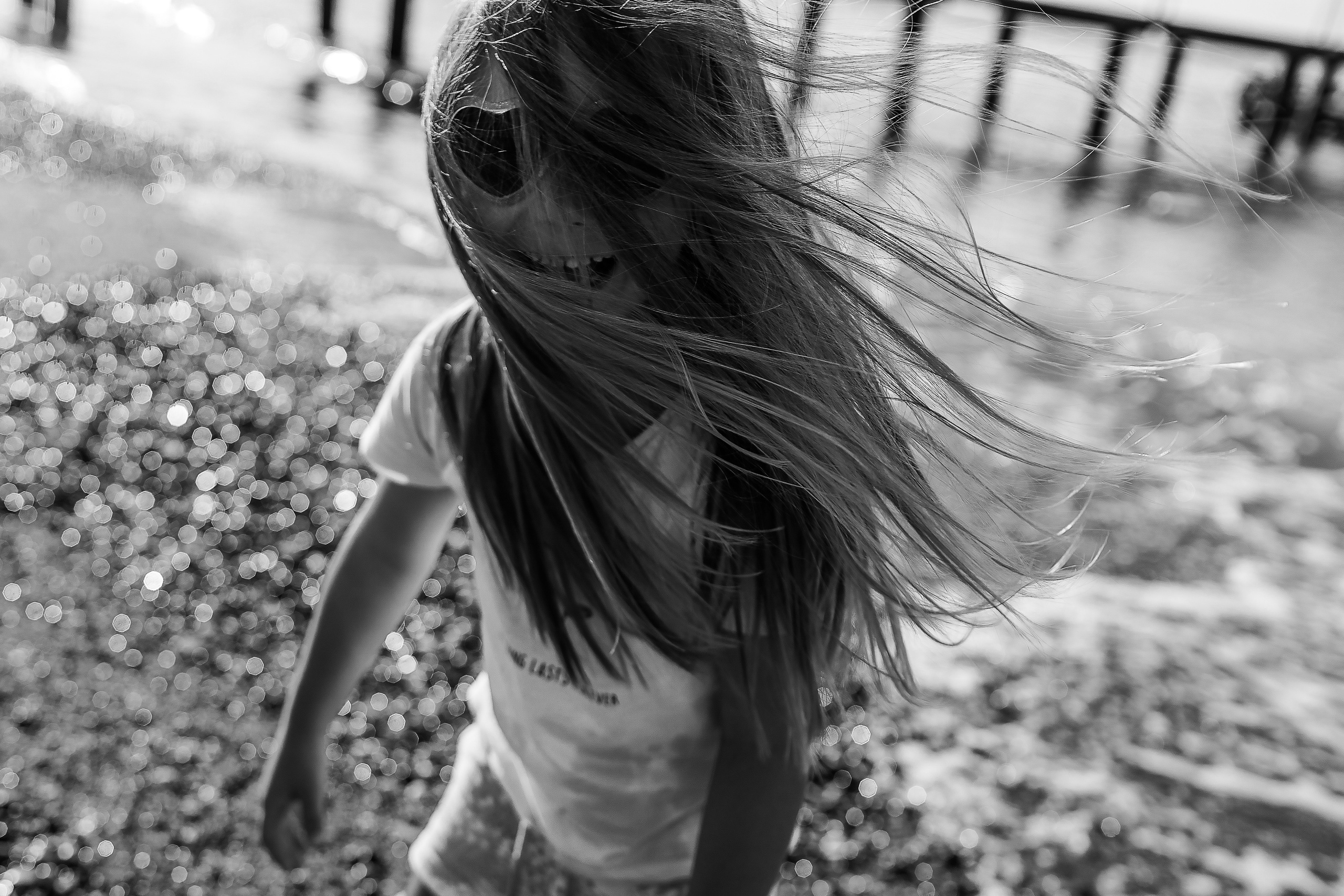 Пляж Сиде (бабушка и внучка). Семейный фотограф Тюмень, фотограф на роды Салмина Мария