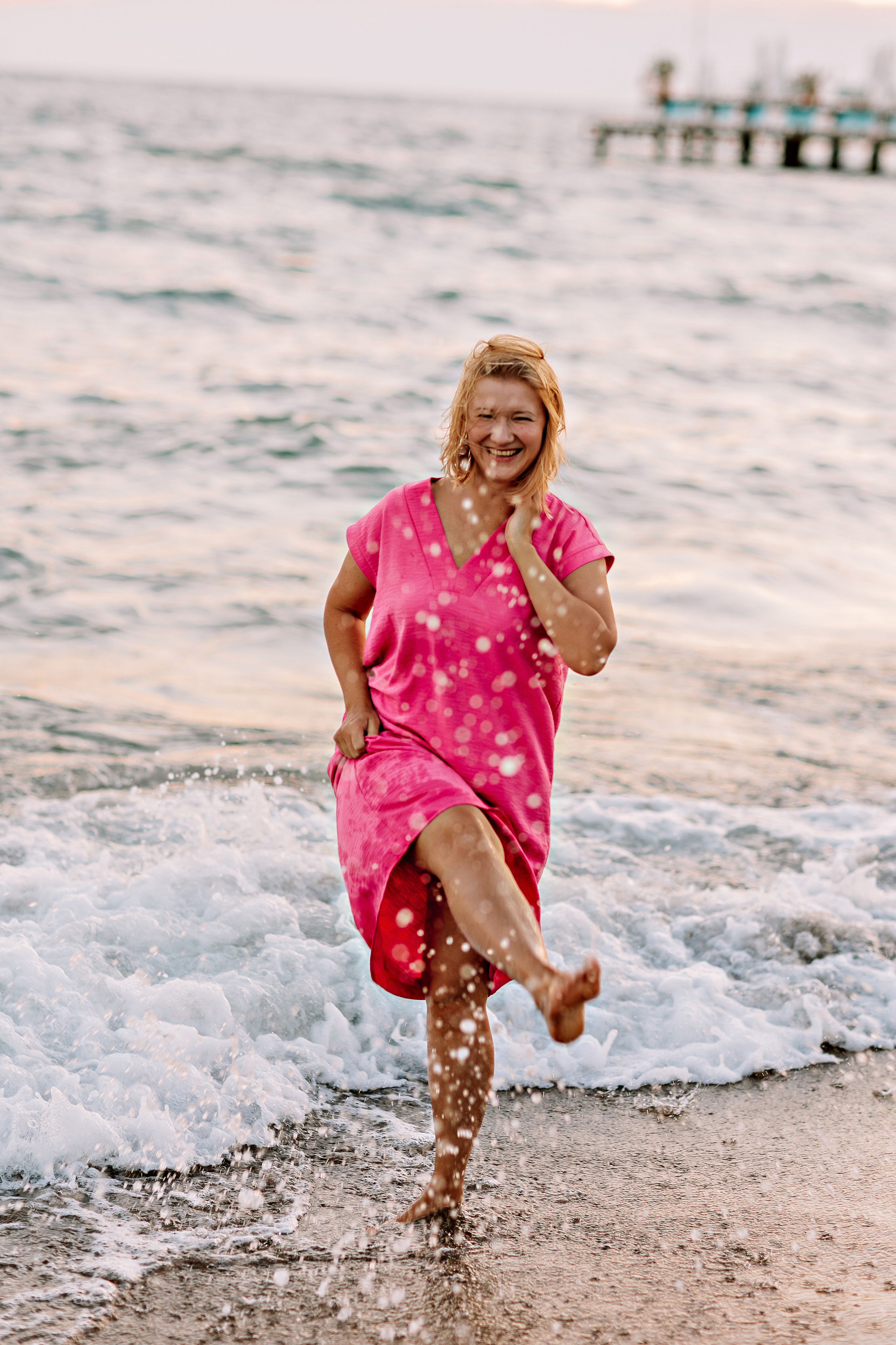 Семейная на берегу. Семейный фотограф Тюмень, фотограф на роды Салмина Мария