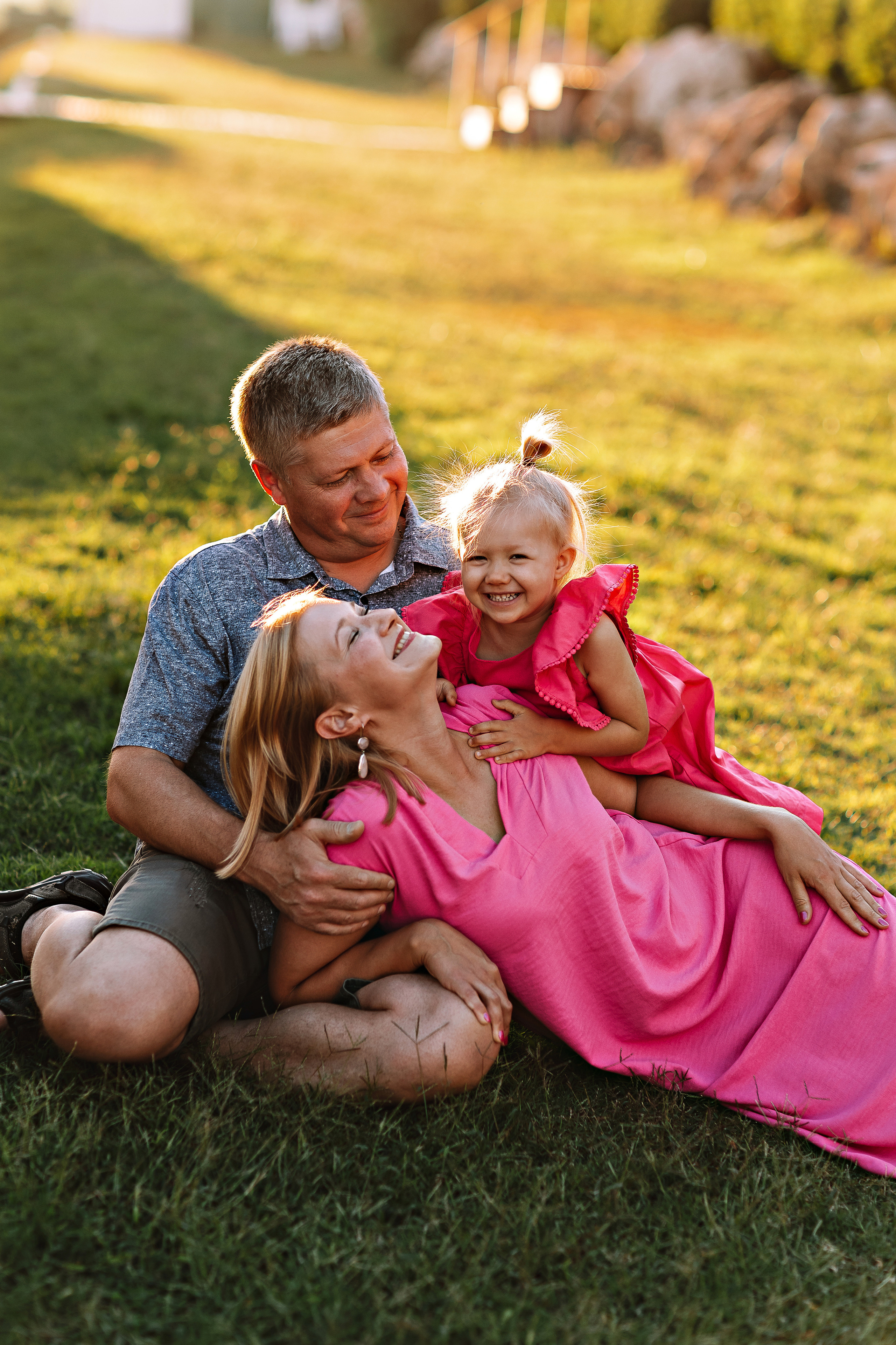 Семейная на берегу. Семейный фотограф Тюмень, фотограф на роды Салмина Мария