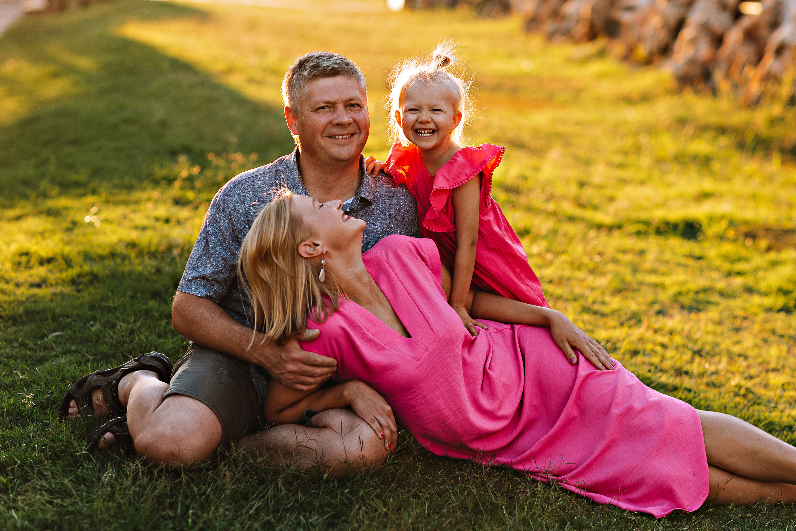 Семейная на берегу. Семейный фотограф Тюмень, фотограф на роды Салмина Мария