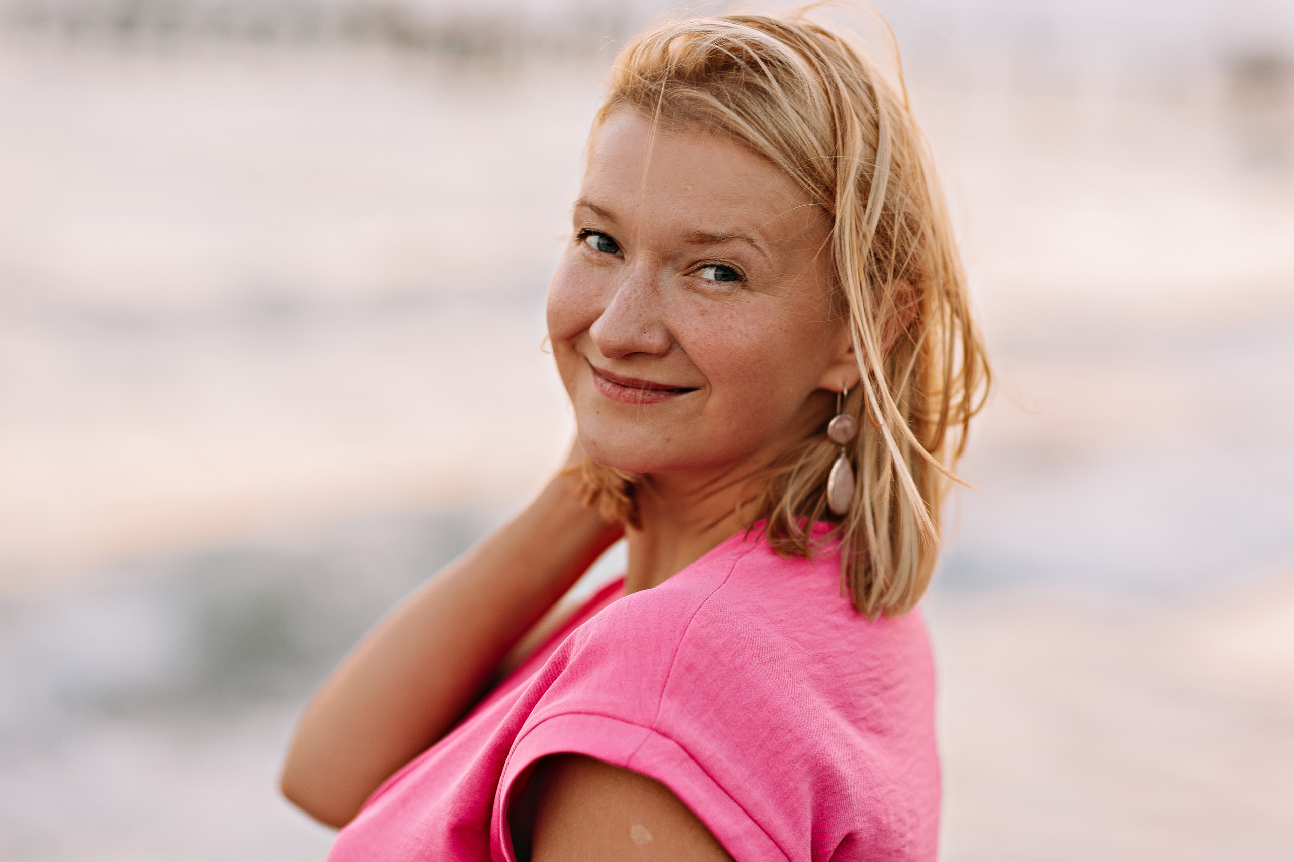 Семейная на берегу. Семейный фотограф Тюмень, фотограф на роды Салмина Мария