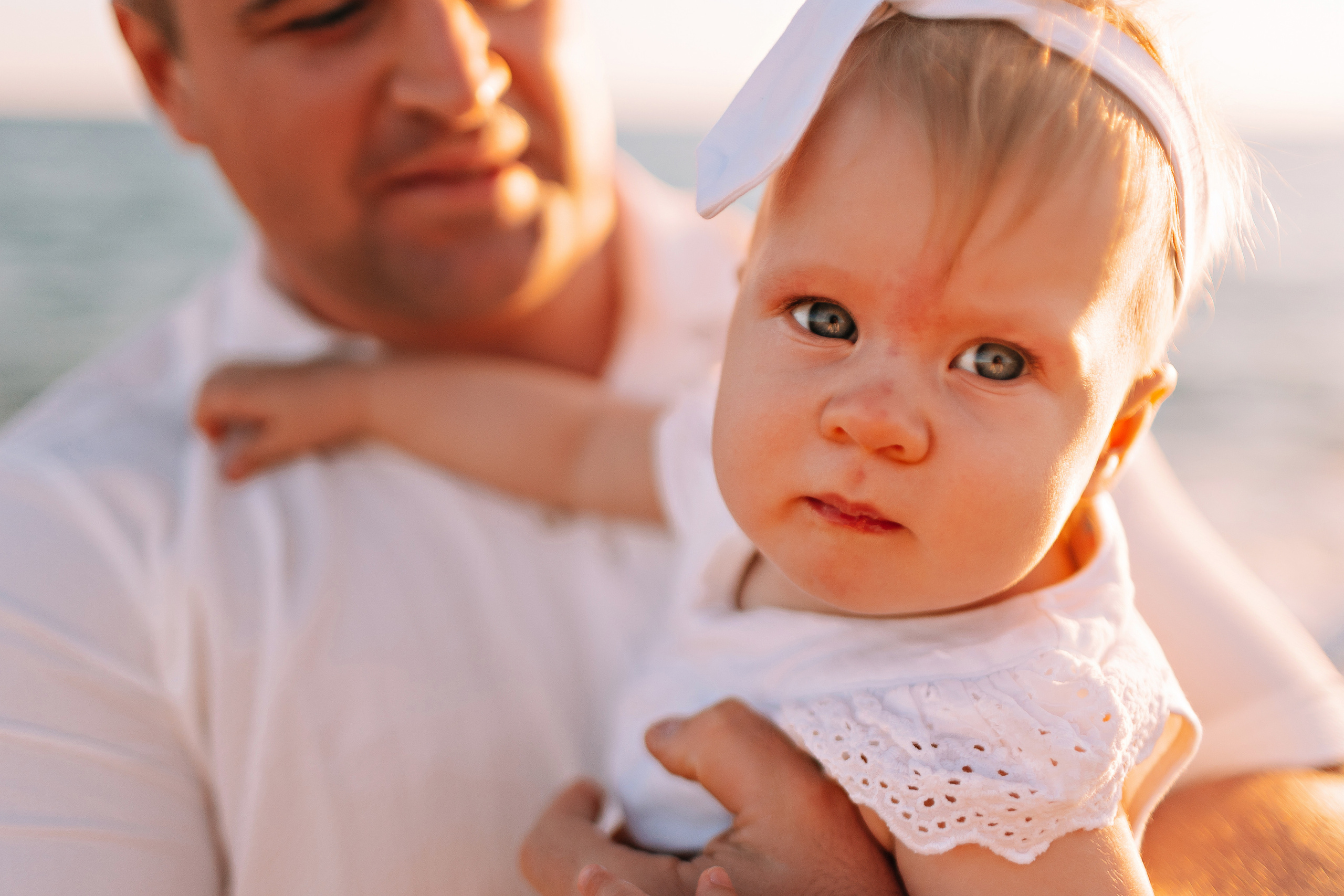 С малышкой на море. Семейный фотограф Тюмень, фотограф на роды Салмина Мария