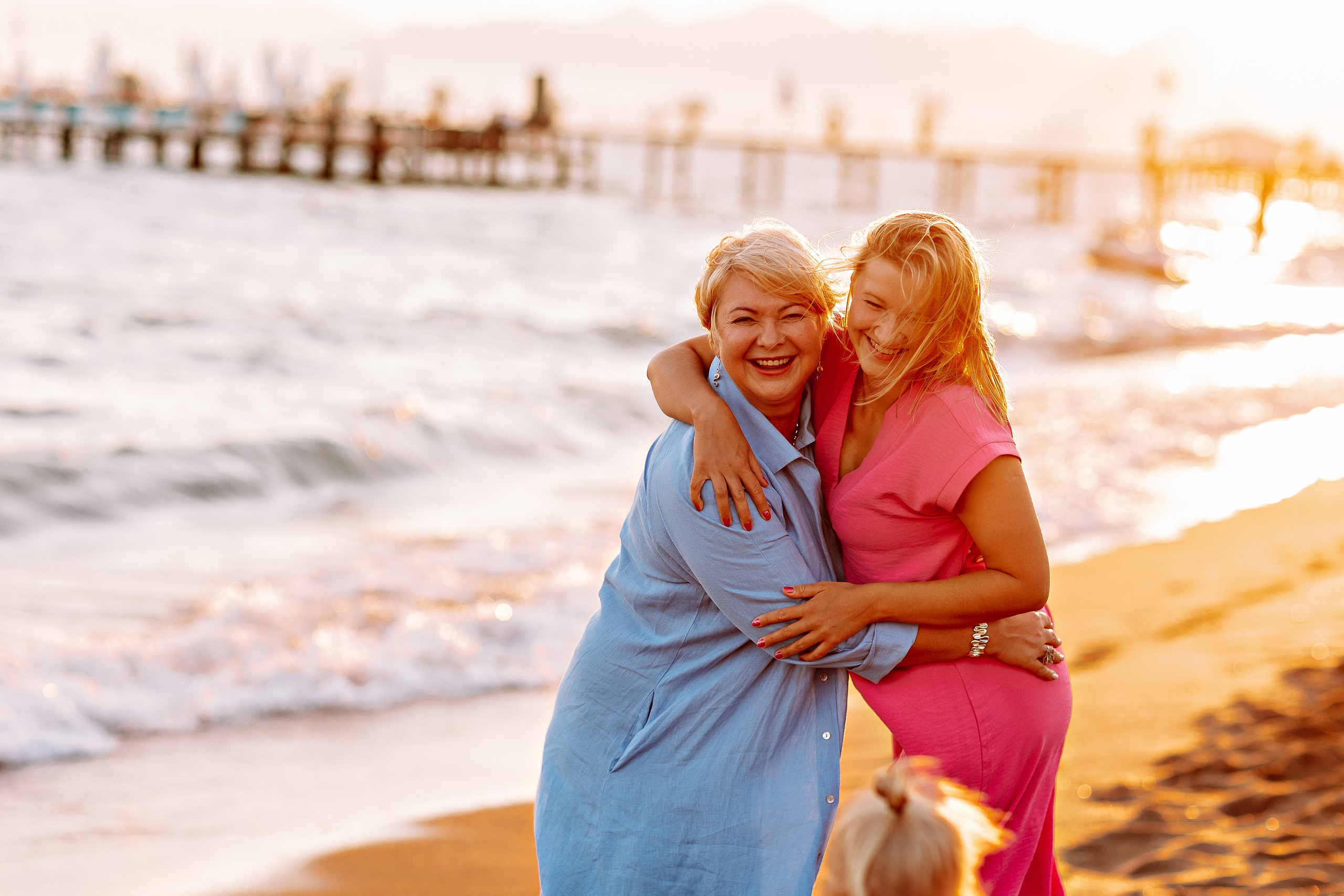 Семейная на берегу. Семейный фотограф Тюмень, фотограф на роды Салмина Мария