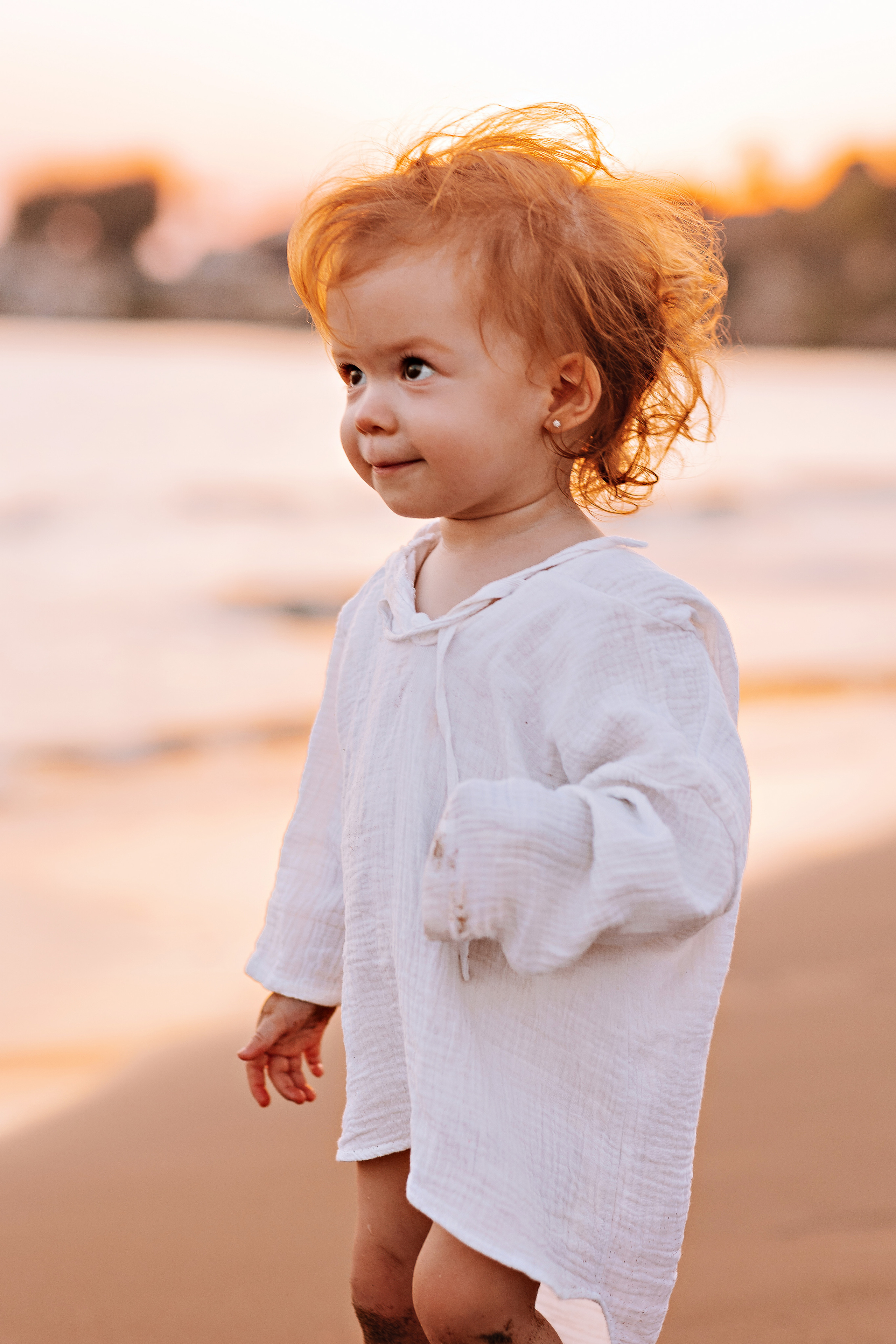 Сиде с малышкой. Семейный фотограф Тюмень, фотограф на роды Салмина Мария