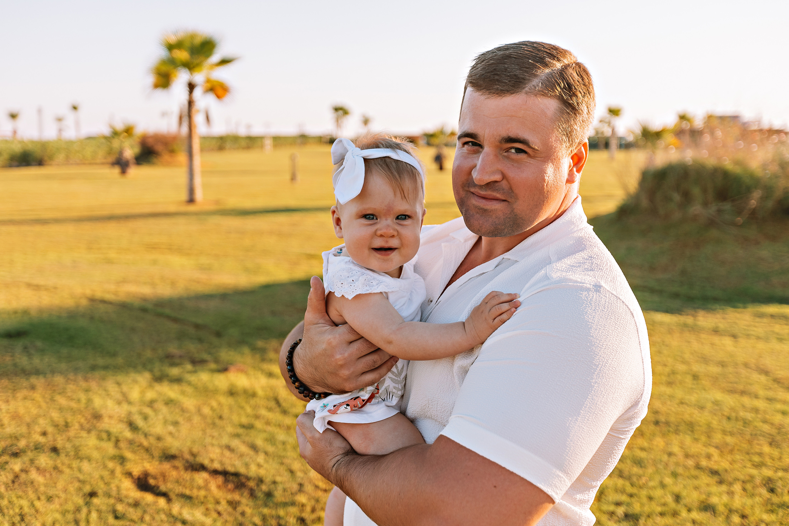 С малышкой на море. Семейный фотограф Тюмень, фотограф на роды Салмина Мария