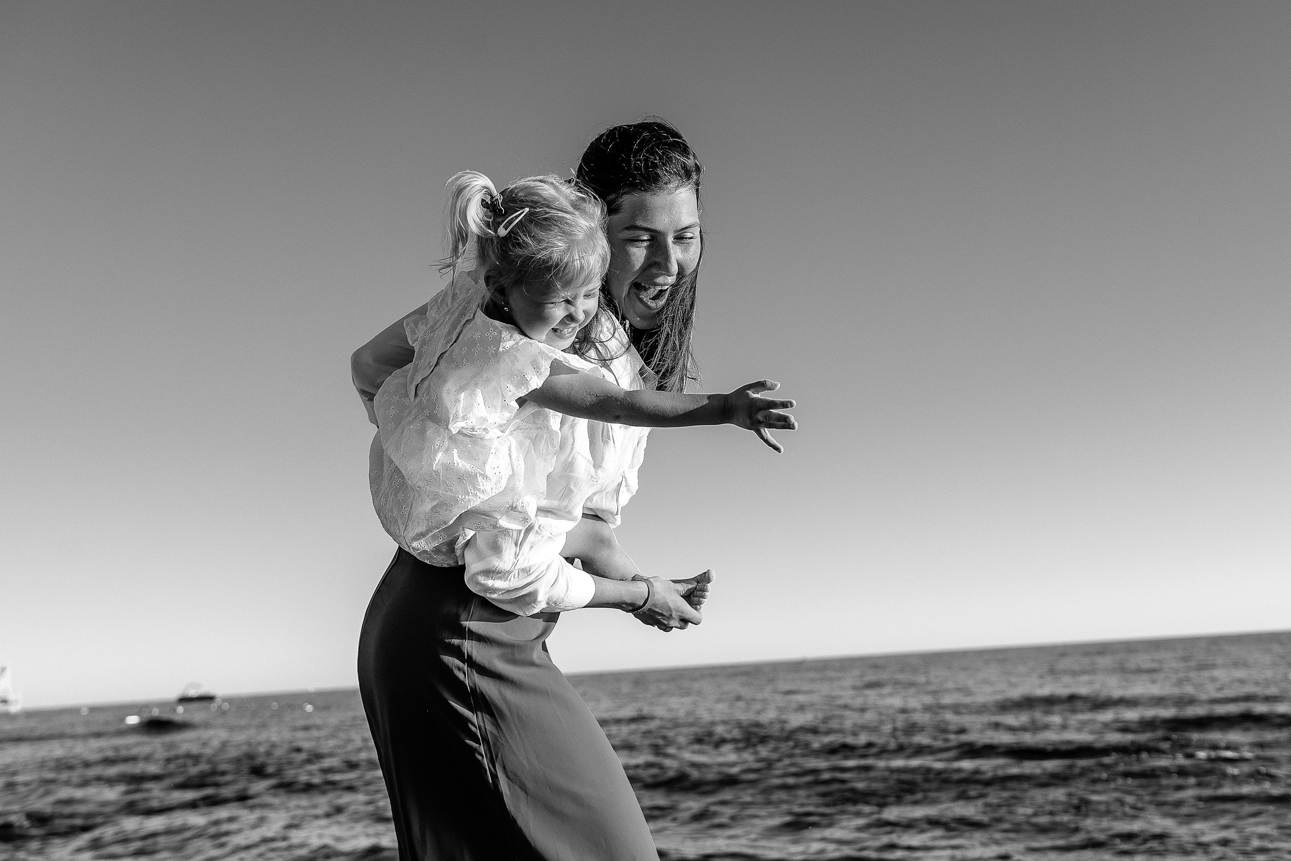 Семейная у моря. Семейный фотограф Тюмень, фотограф на роды Салмина Мария