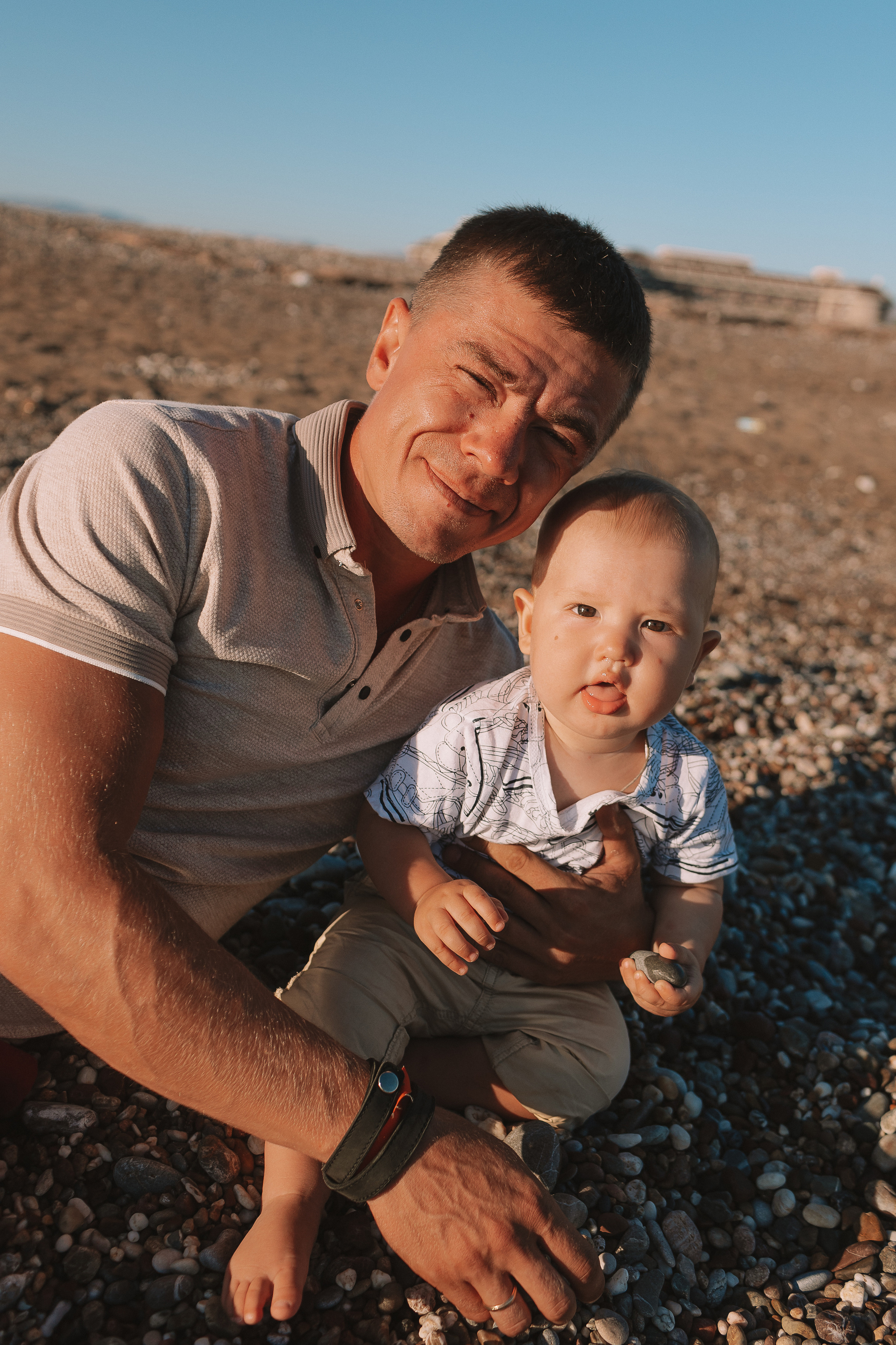 Семейная у моря. Семейный фотограф Тюмень, фотограф на роды Салмина Мария