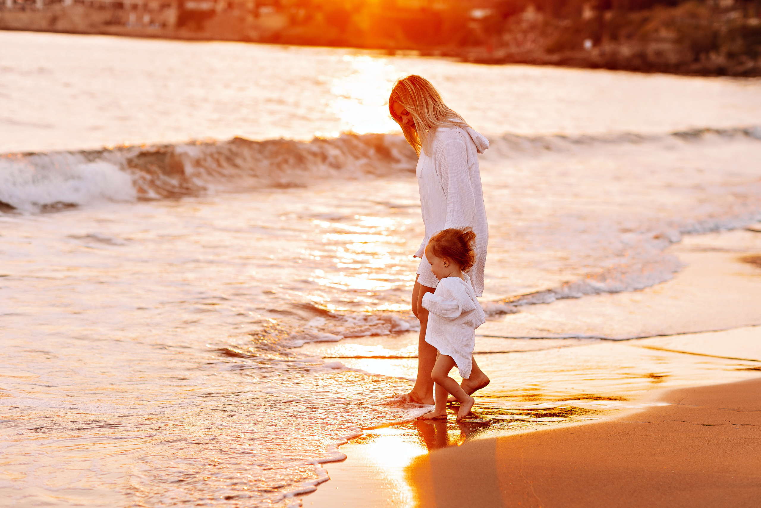 Сиде с малышкой. Семейный фотограф Тюмень, фотограф на роды Салмина Мария