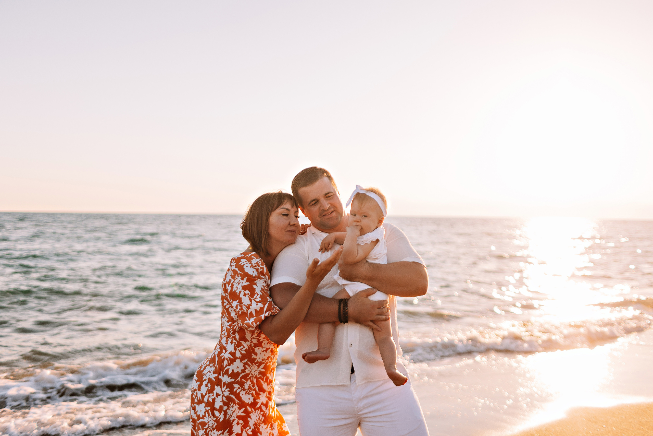 С малышкой на море. Семейный фотограф Тюмень, фотограф на роды Салмина Мария