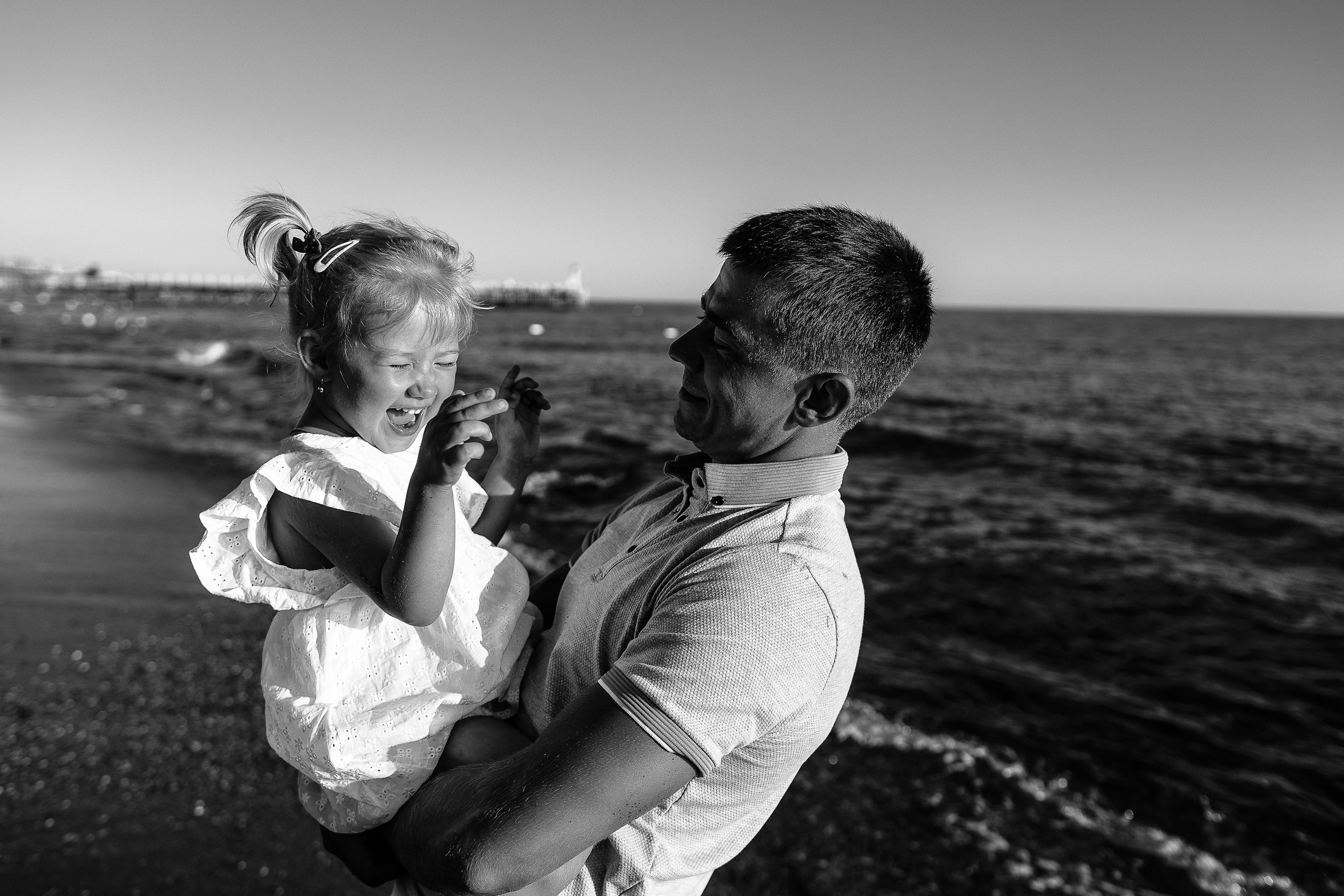 Семейная у моря. Семейный фотограф Тюмень, фотограф на роды Салмина Мария