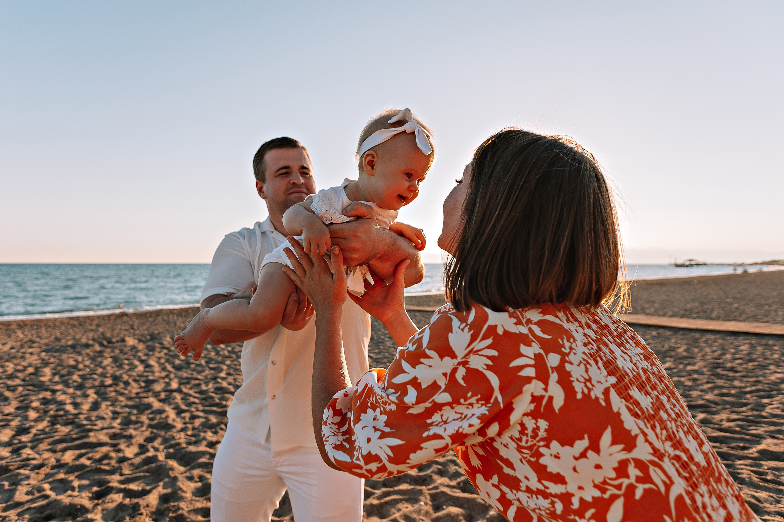 С малышкой на море. Семейный фотограф Тюмень, фотограф на роды Салмина Мария