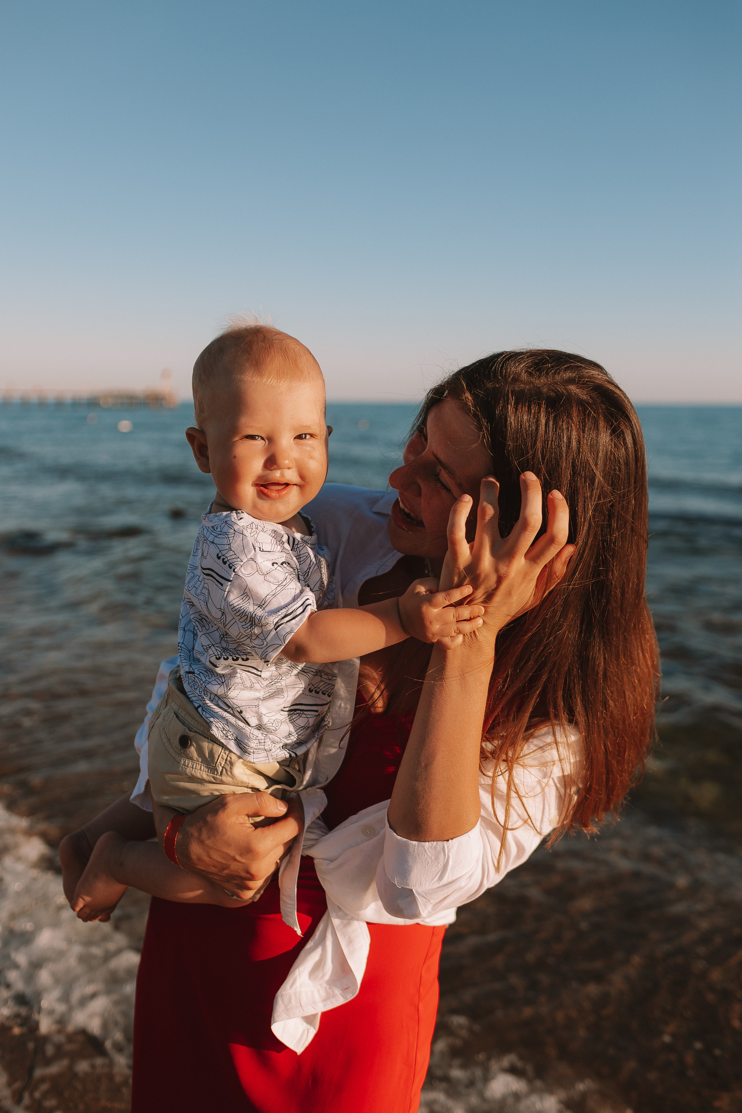 Семейная у моря. Семейный фотограф Тюмень, фотограф на роды Салмина Мария
