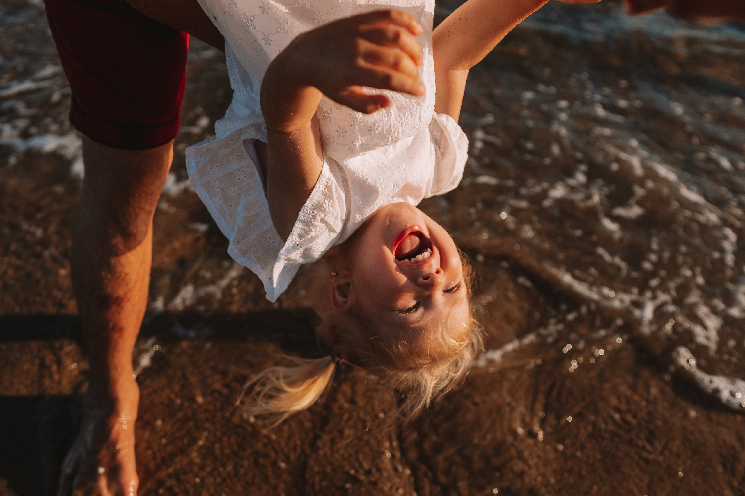 Семейная у моря. Семейный фотограф Тюмень, фотограф на роды Салмина Мария