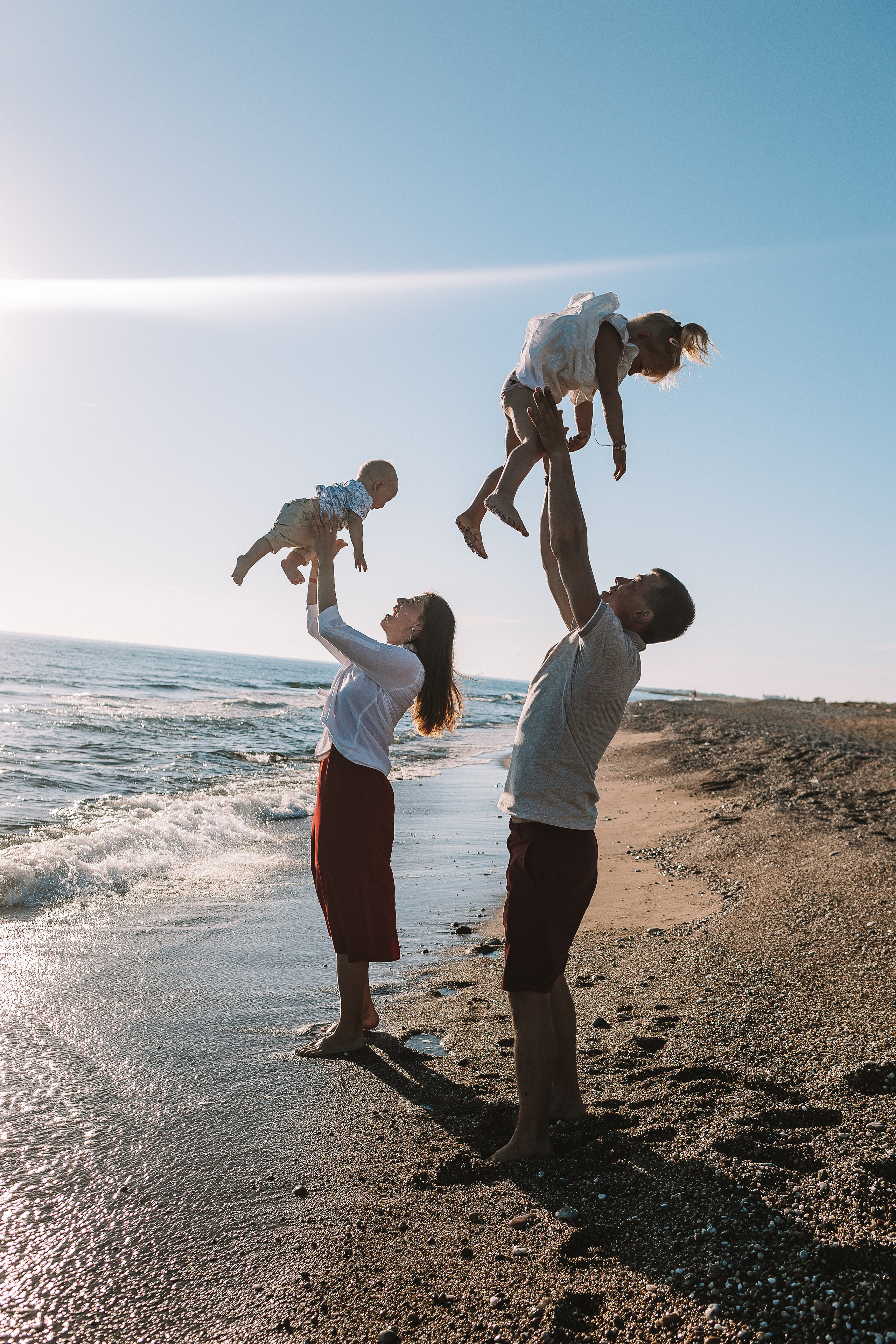 Семейная у моря. Семейный фотограф Тюмень, фотограф на роды Салмина Мария