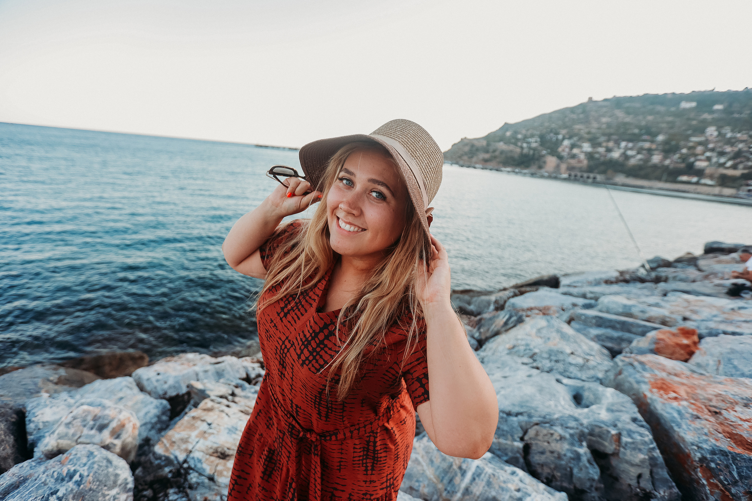 Аланья (маяк). Семейный фотограф Тюмень, фотограф на роды Салмина Мария