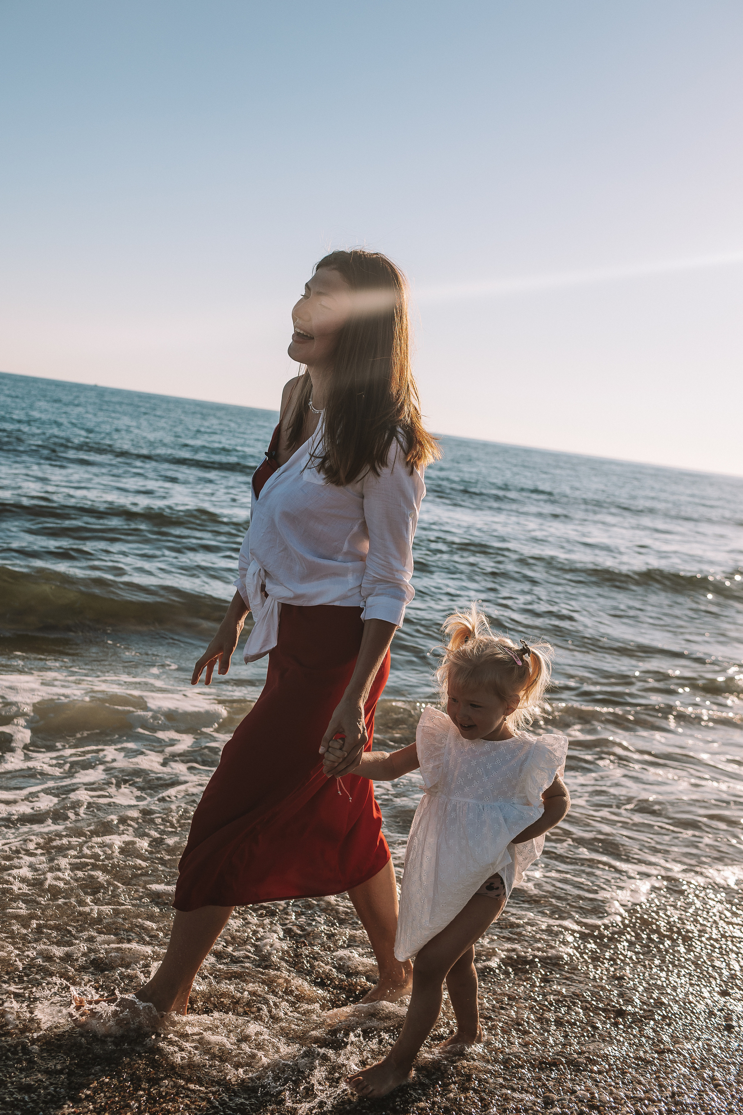 Семейная у моря. Семейный фотограф Тюмень, фотограф на роды Салмина Мария
