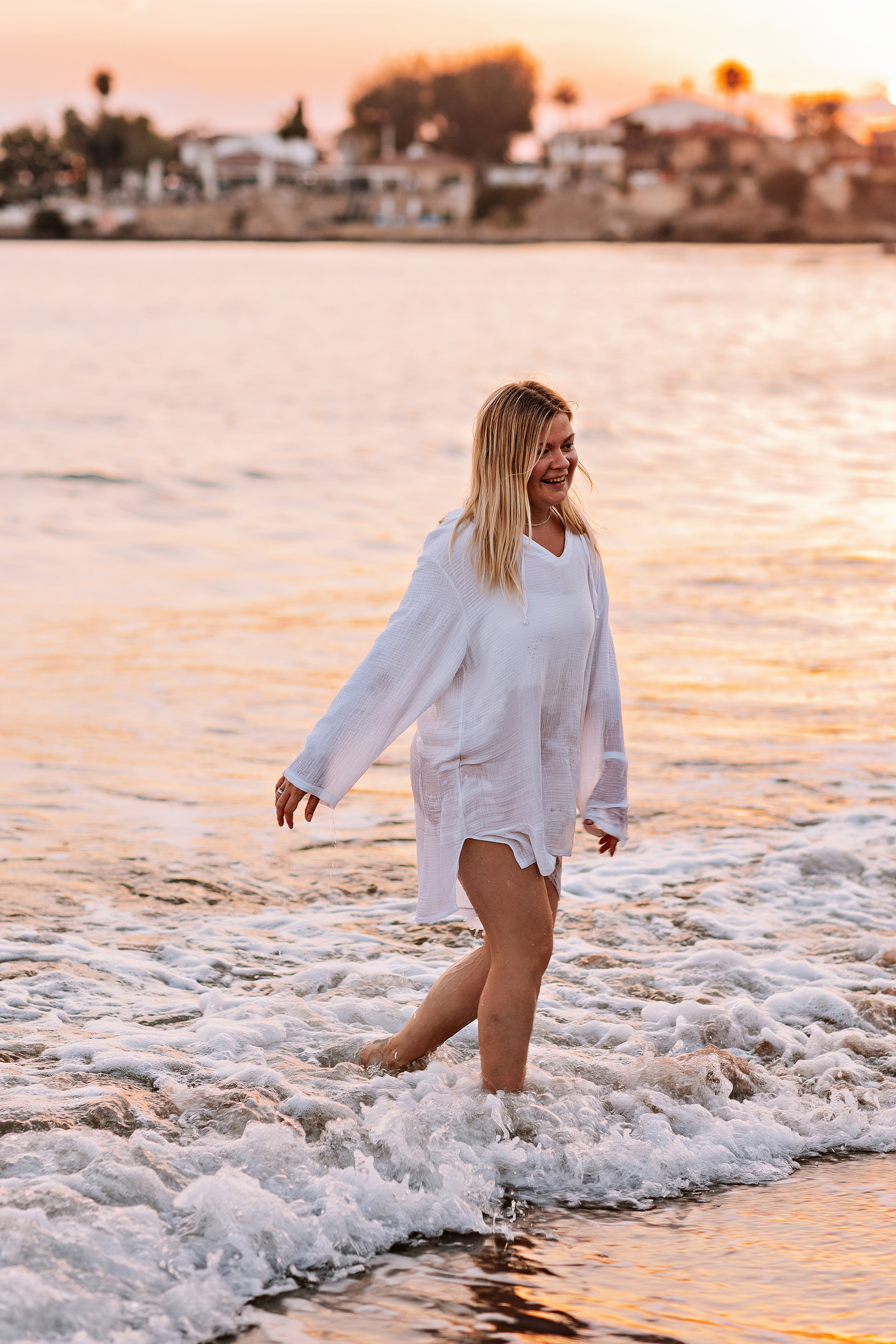 Сиде с малышкой. Семейный фотограф Тюмень, фотограф на роды Салмина Мария