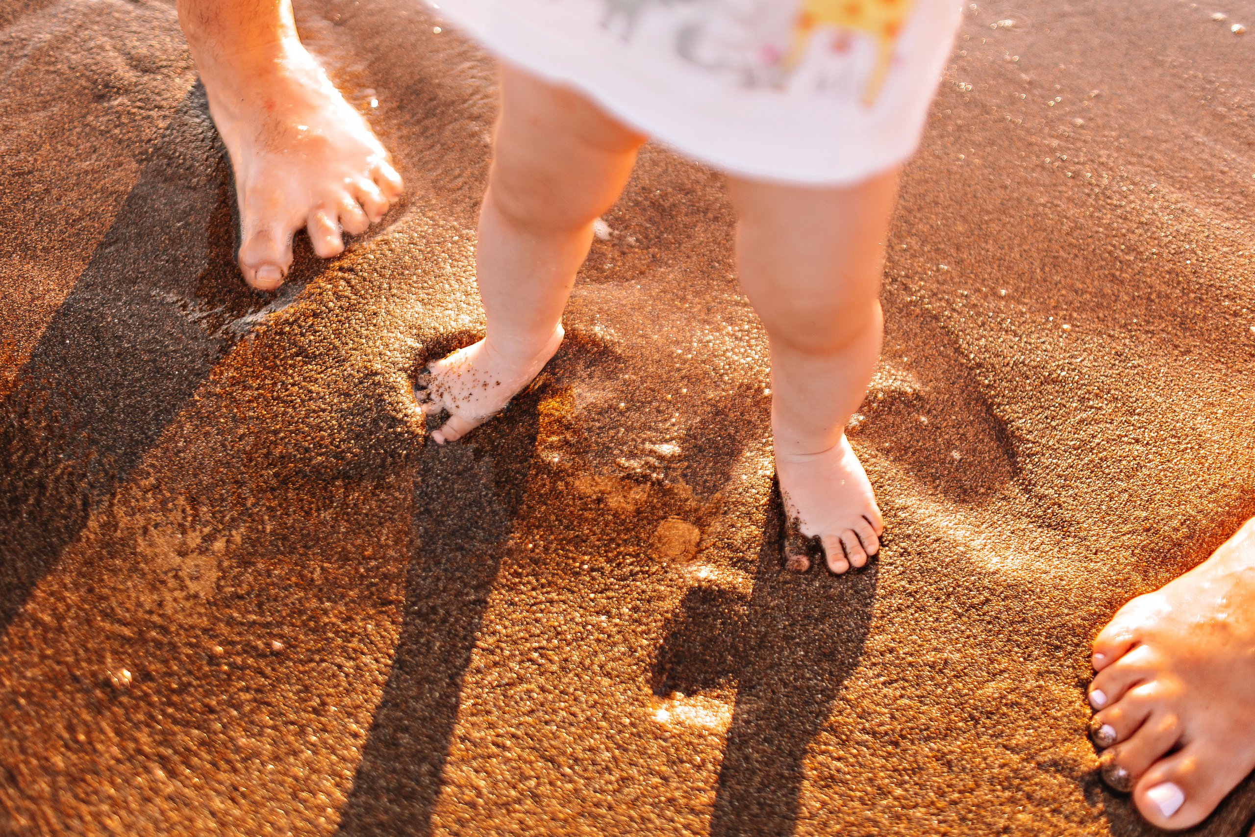 С малышкой на море. Семейный фотограф Тюмень, фотограф на роды Салмина Мария