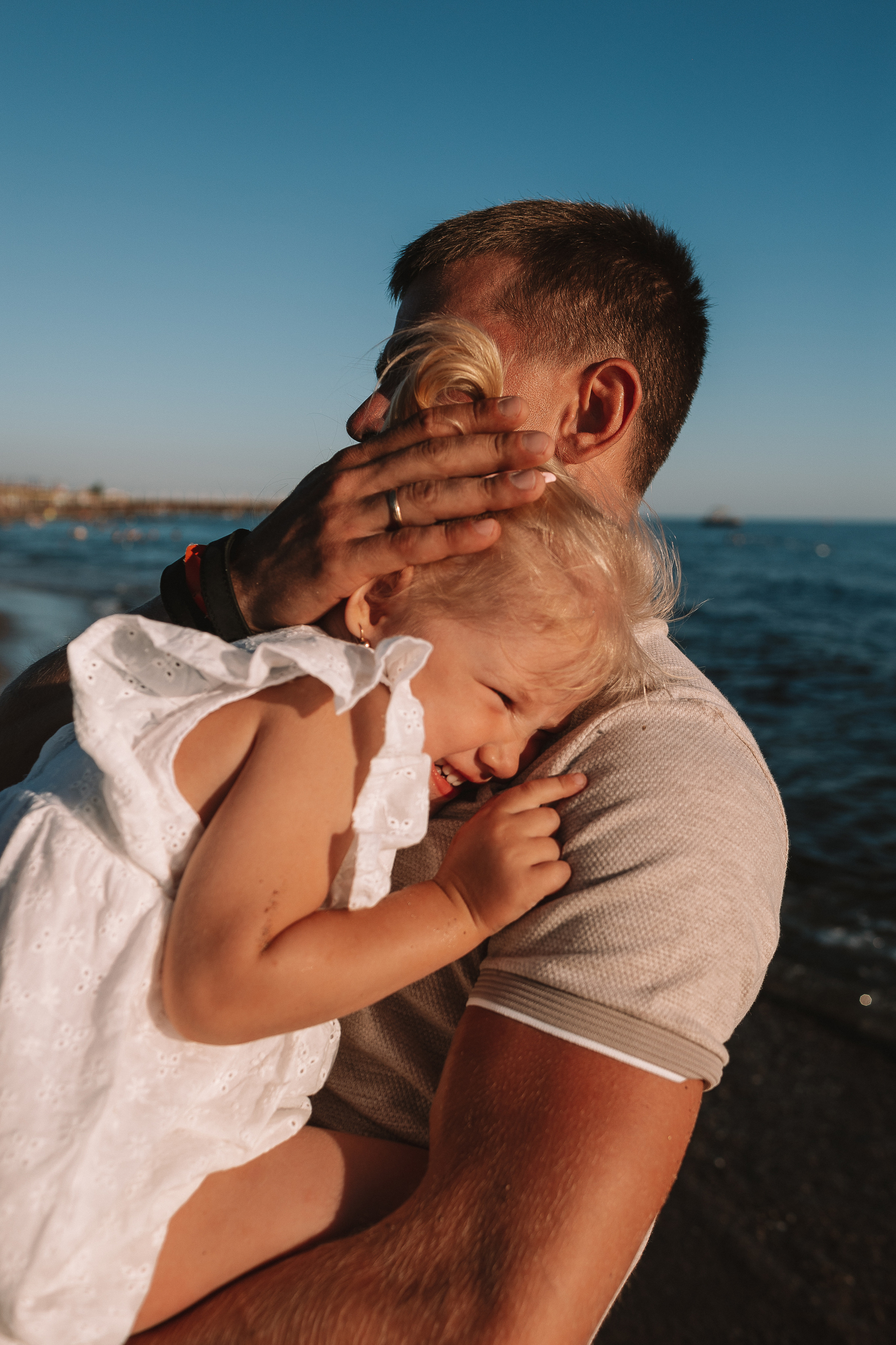 Семейная у моря. Семейный фотограф Тюмень, фотограф на роды Салмина Мария