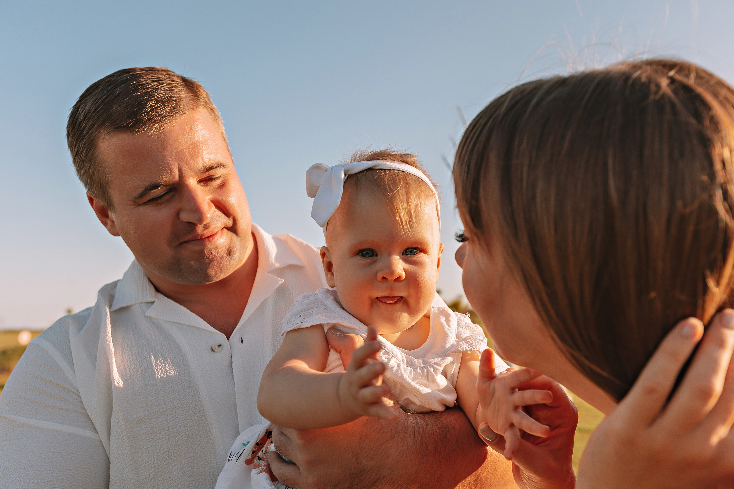 С малышкой на море. Семейный фотограф Тюмень, фотограф на роды Салмина Мария