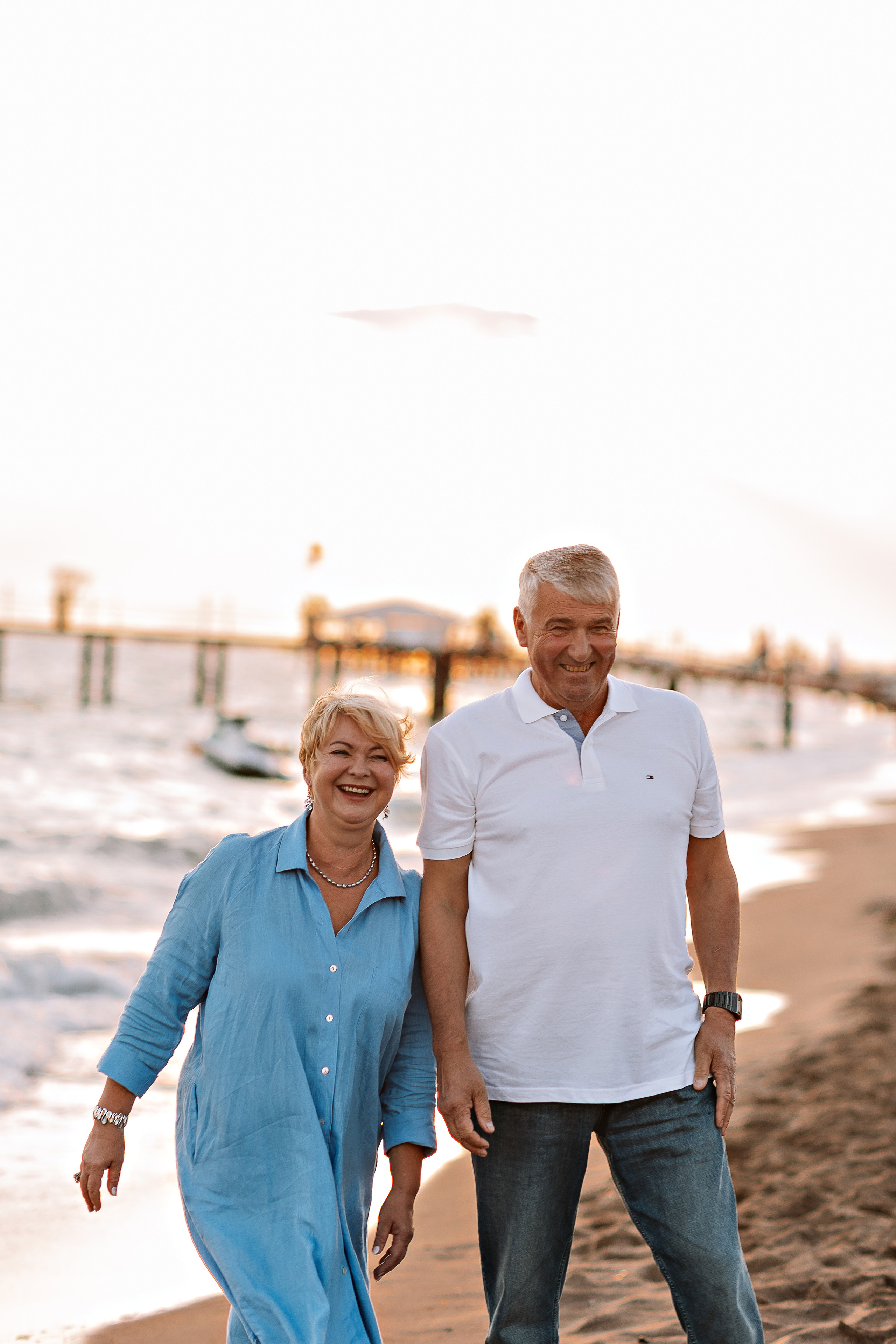 Семейная на берегу. Семейный фотограф Тюмень, фотограф на роды Салмина Мария