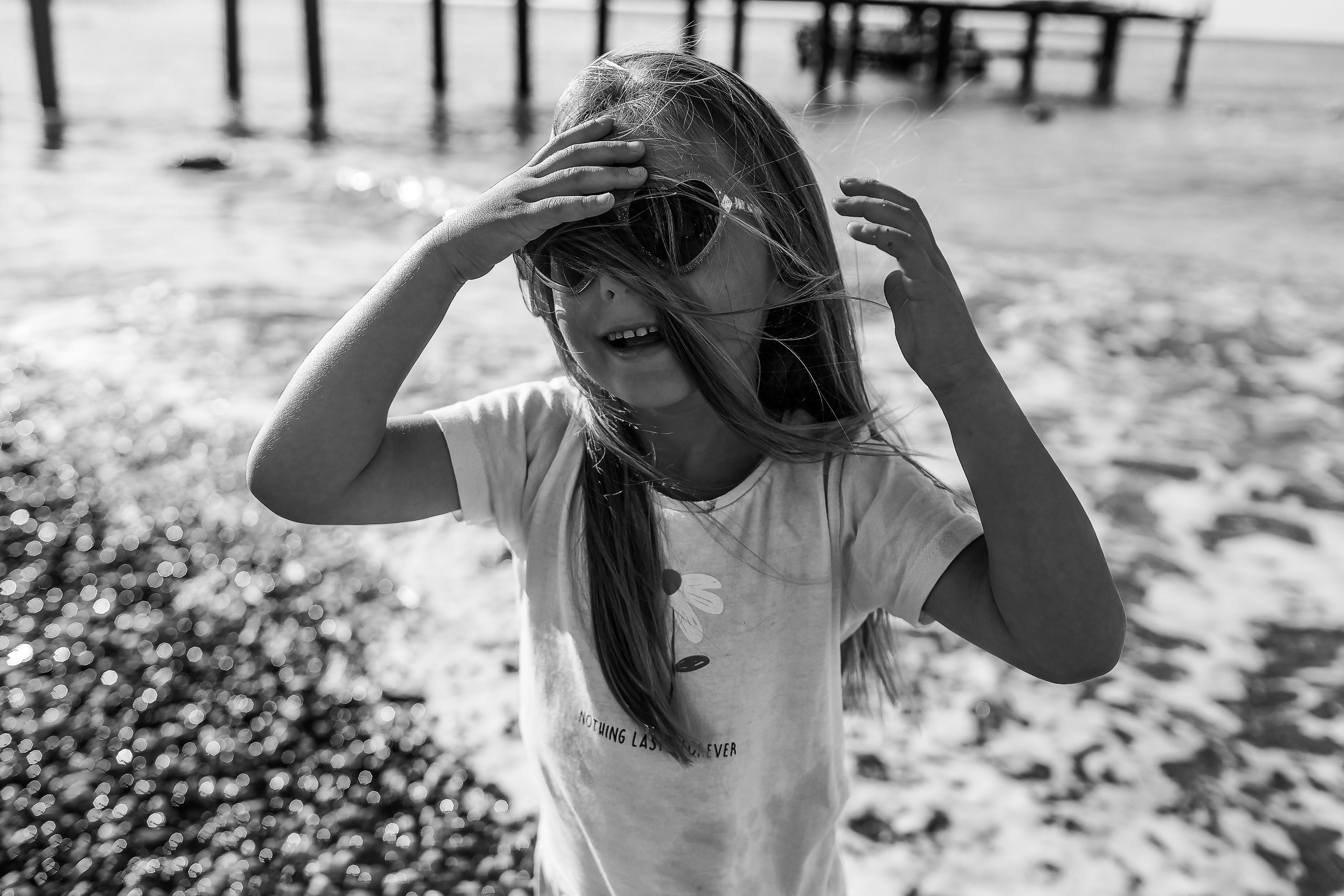 Пляж Сиде (бабушка и внучка). Семейный фотограф Тюмень, фотограф на роды Салмина Мария