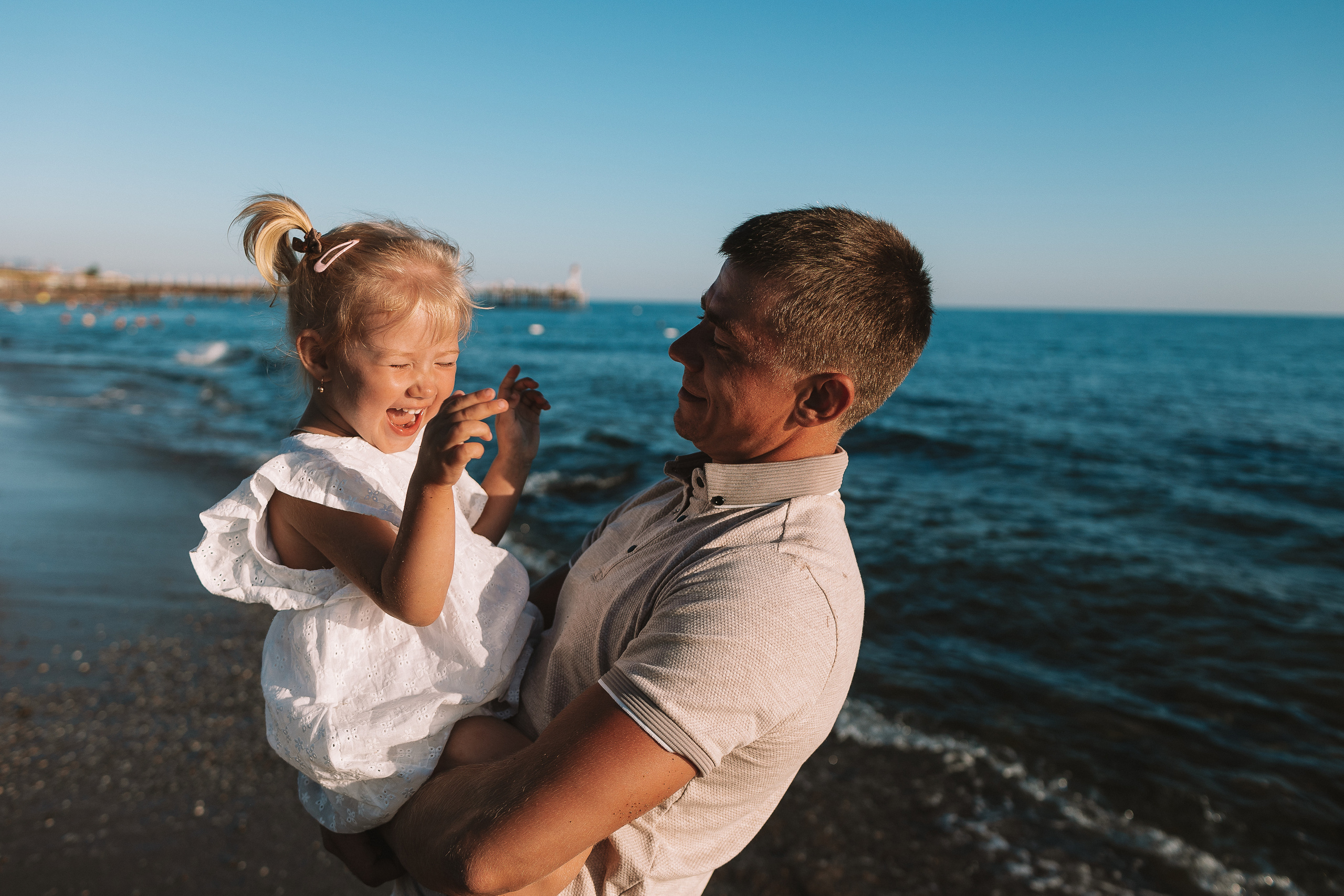 Семейная у моря. Семейный фотограф Тюмень, фотограф на роды Салмина Мария