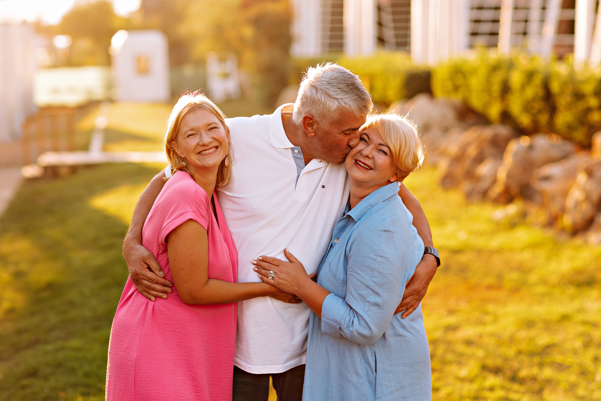 Семейная на берегу. Семейный фотограф Тюмень, фотограф на роды Салмина Мария