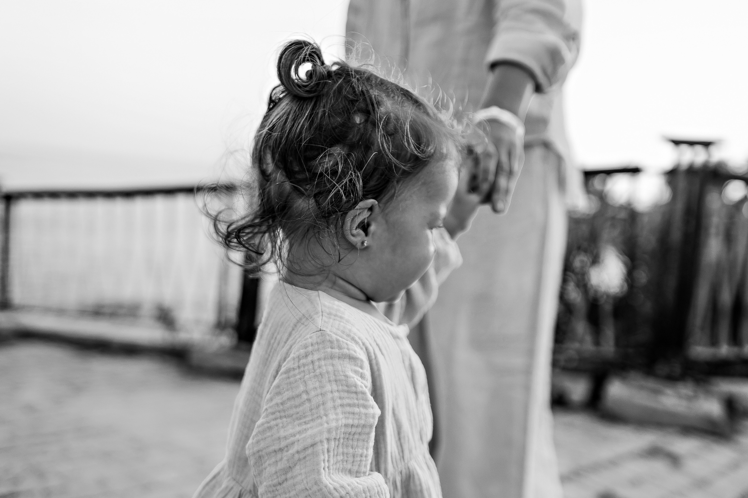 Сиде с малышкой. Семейный фотограф Тюмень, фотограф на роды Салмина Мария