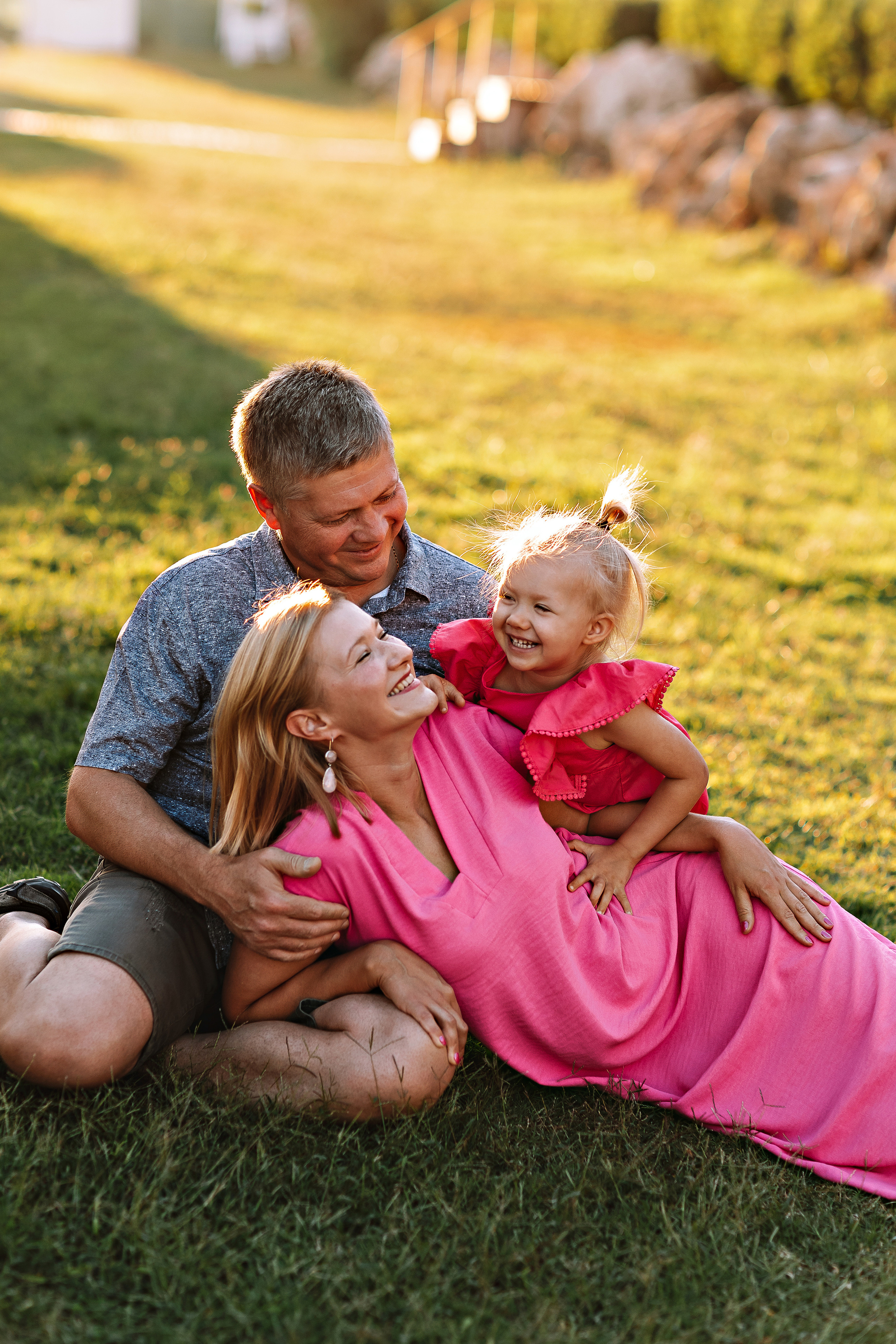Семейная на берегу. Семейный фотограф Тюмень, фотограф на роды Салмина Мария