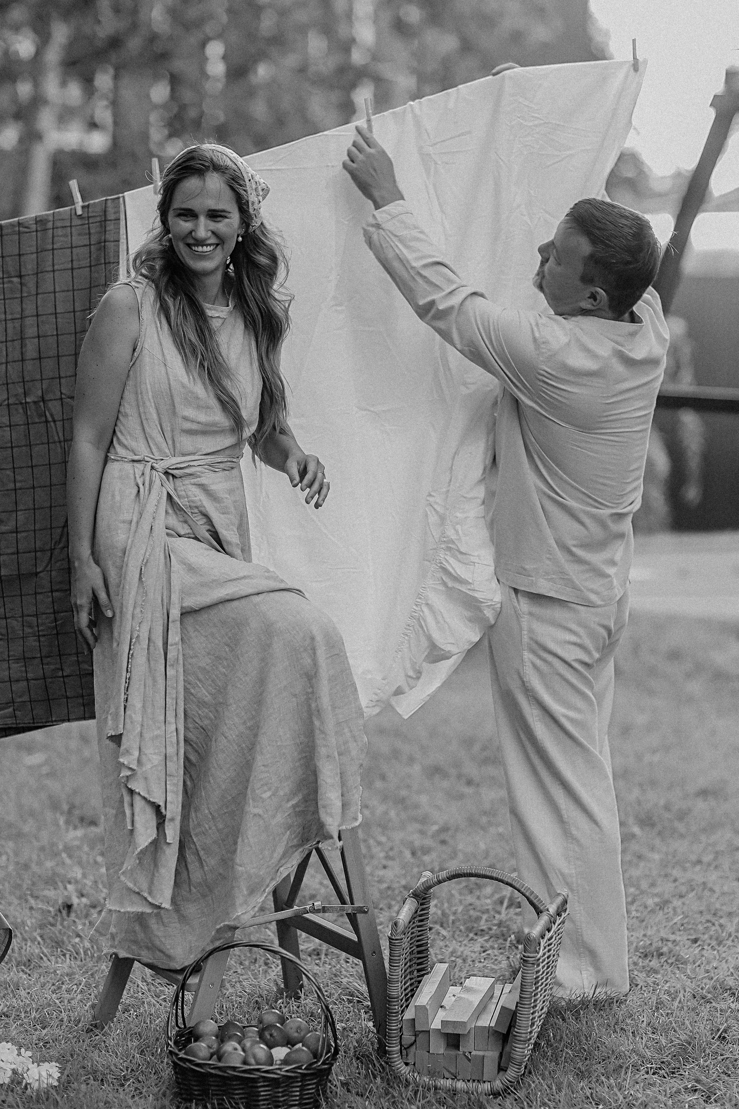 Стирка у дома. Семейный фотограф Тюмень, фотограф на роды Салмина Мария