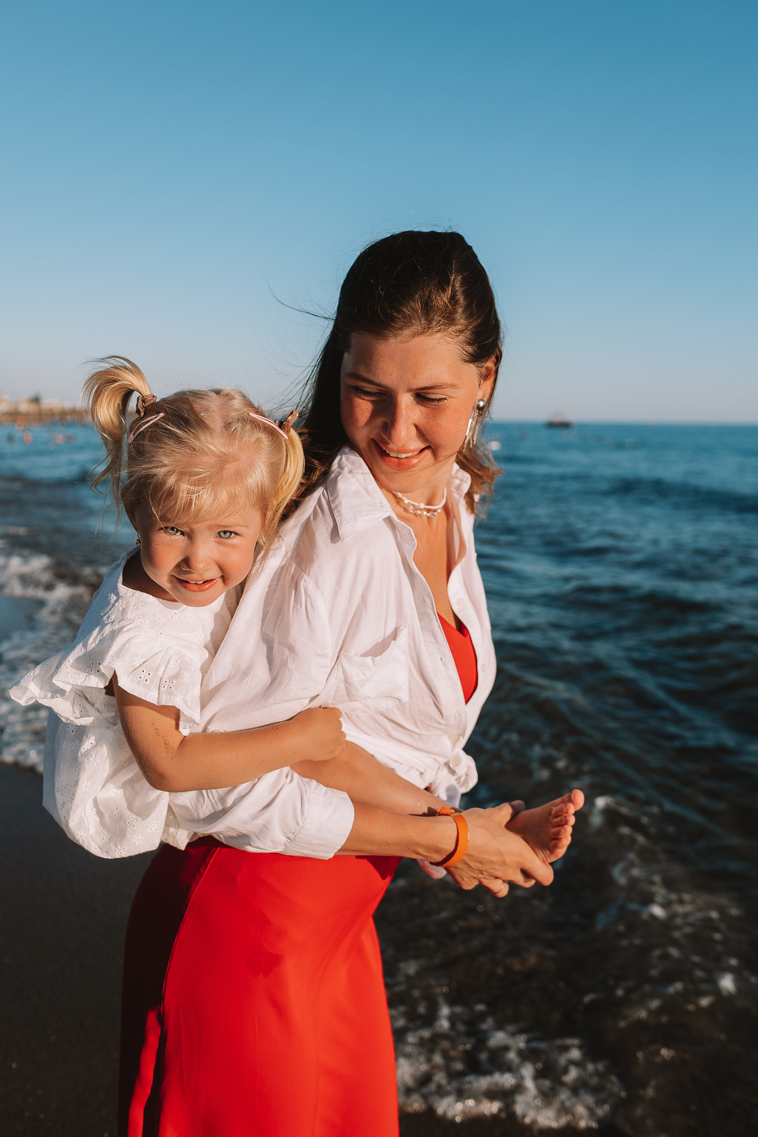 Семейная у моря. Семейный фотограф Тюмень, фотограф на роды Салмина Мария