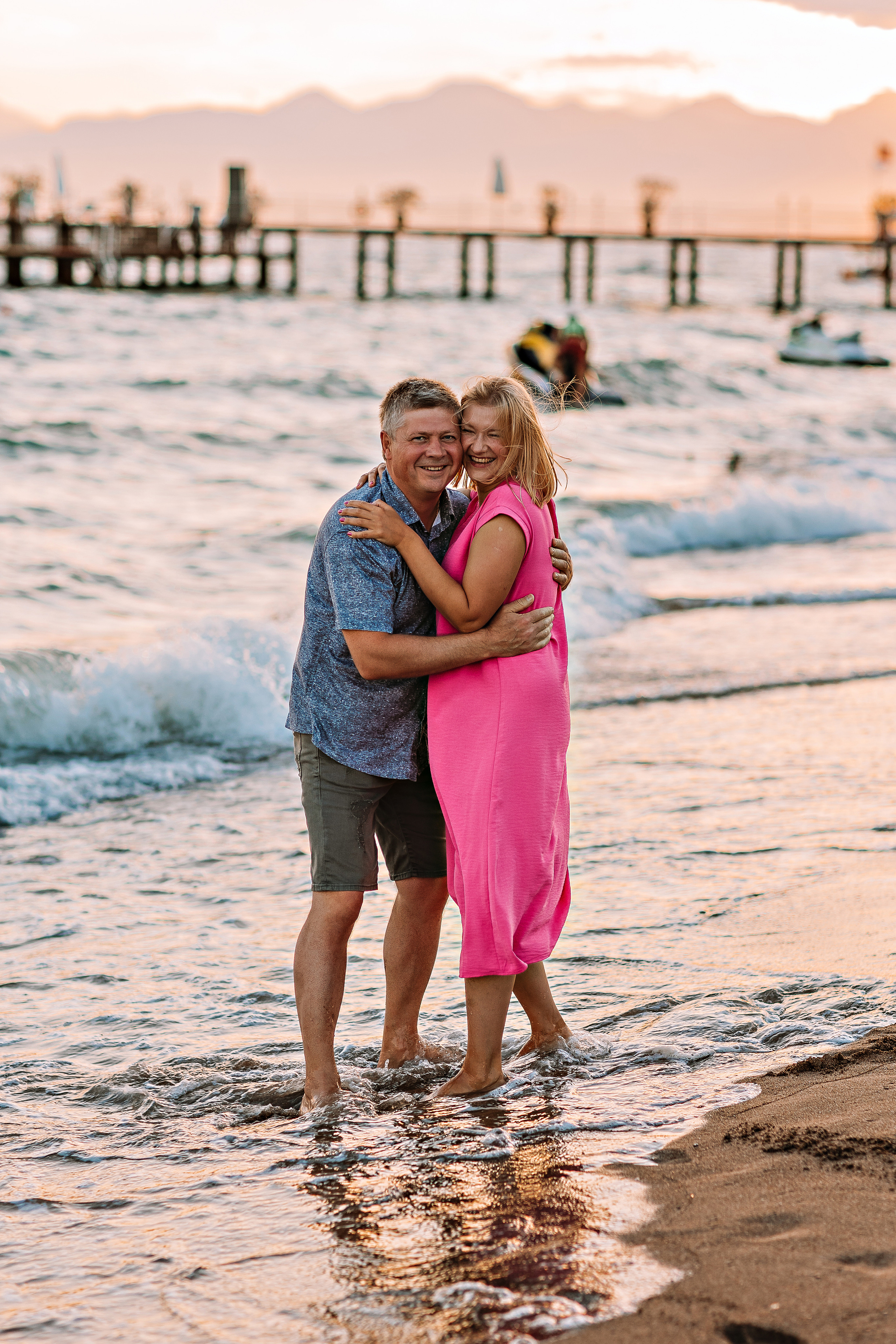 Семейная на берегу. Семейный фотограф Тюмень, фотограф на роды Салмина Мария