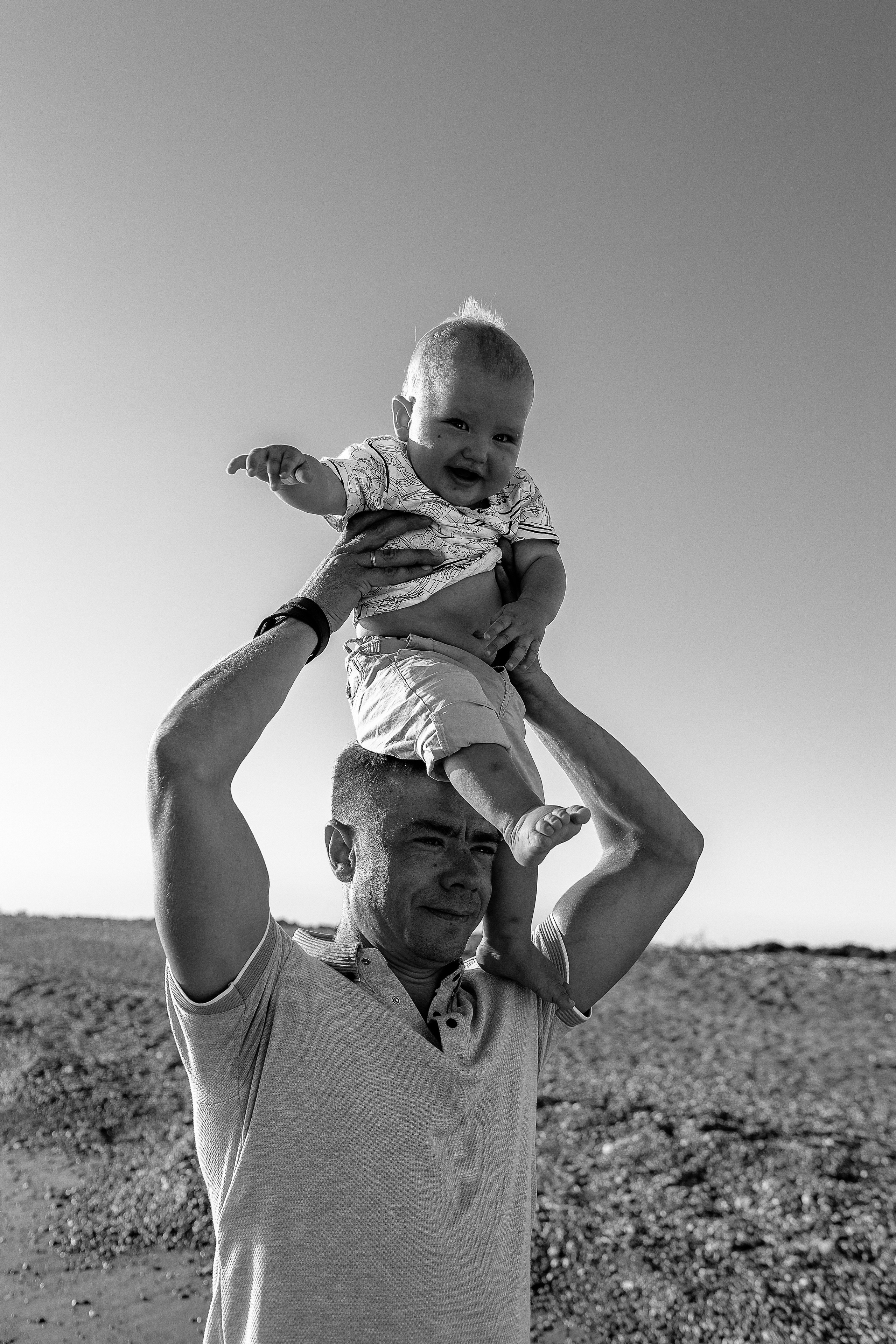 Семейная у моря. Семейный фотограф Тюмень, фотограф на роды Салмина Мария