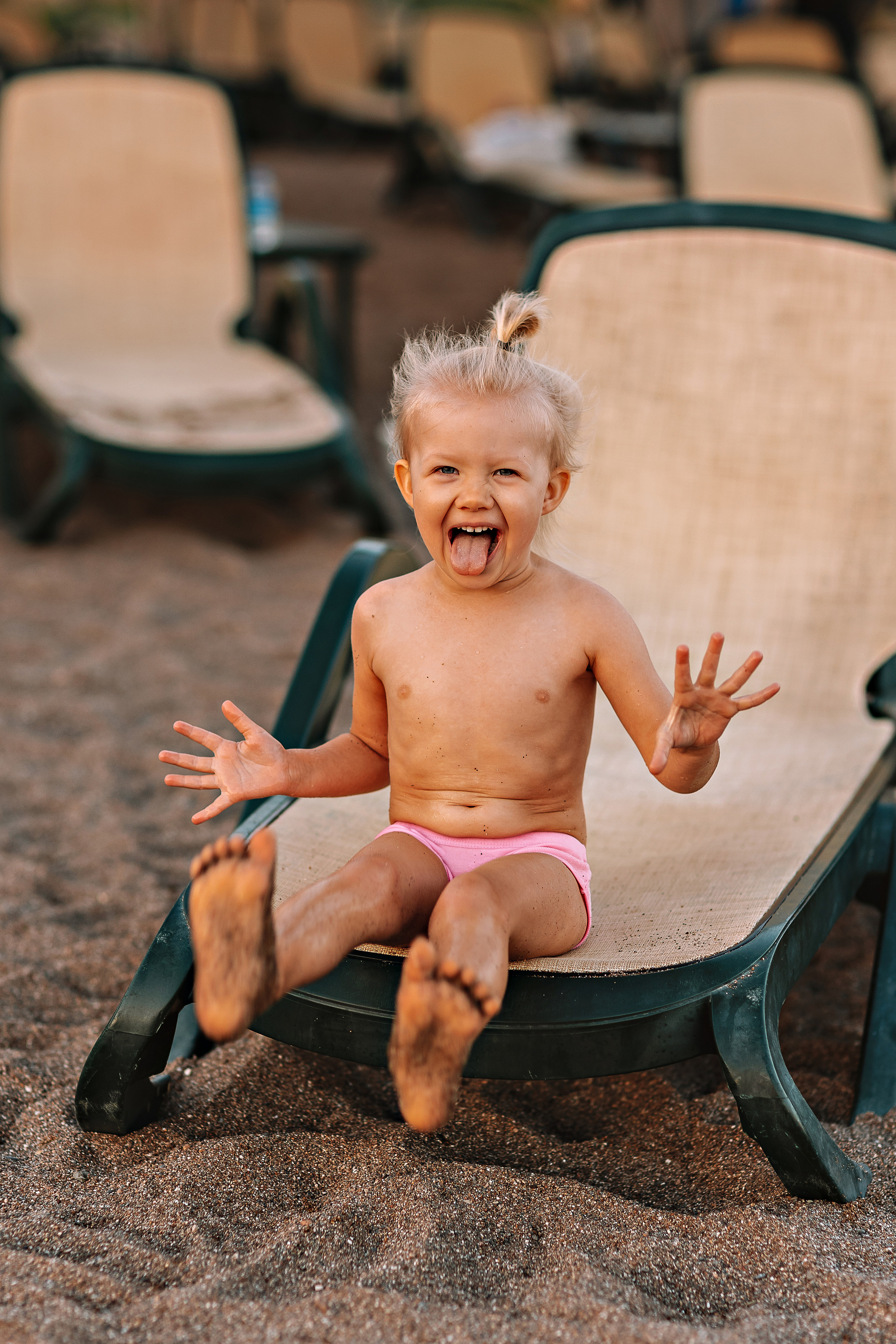 Семейная на берегу. Семейный фотограф Тюмень, фотограф на роды Салмина Мария