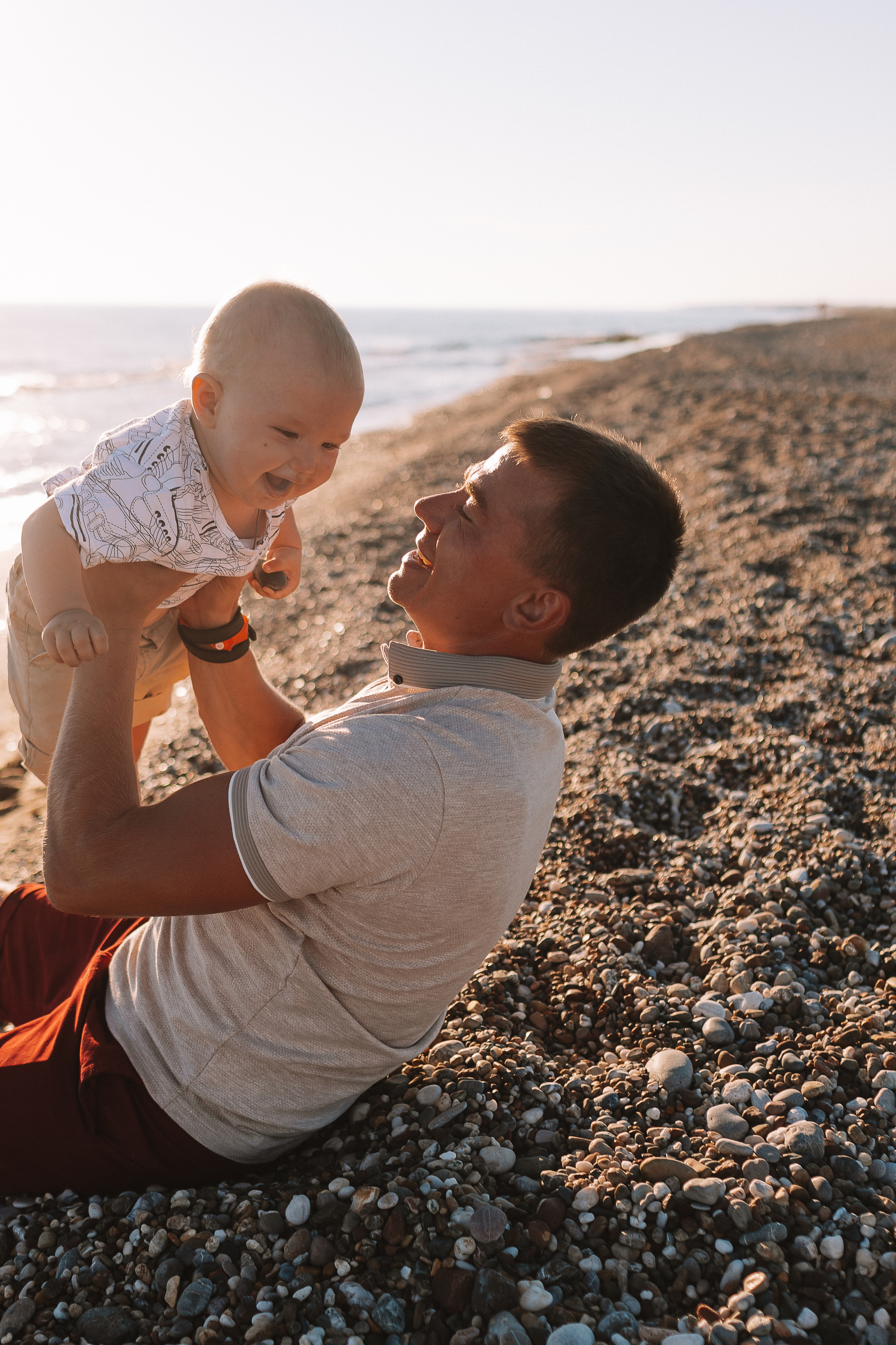 Семейная у моря. Семейный фотограф Тюмень, фотограф на роды Салмина Мария