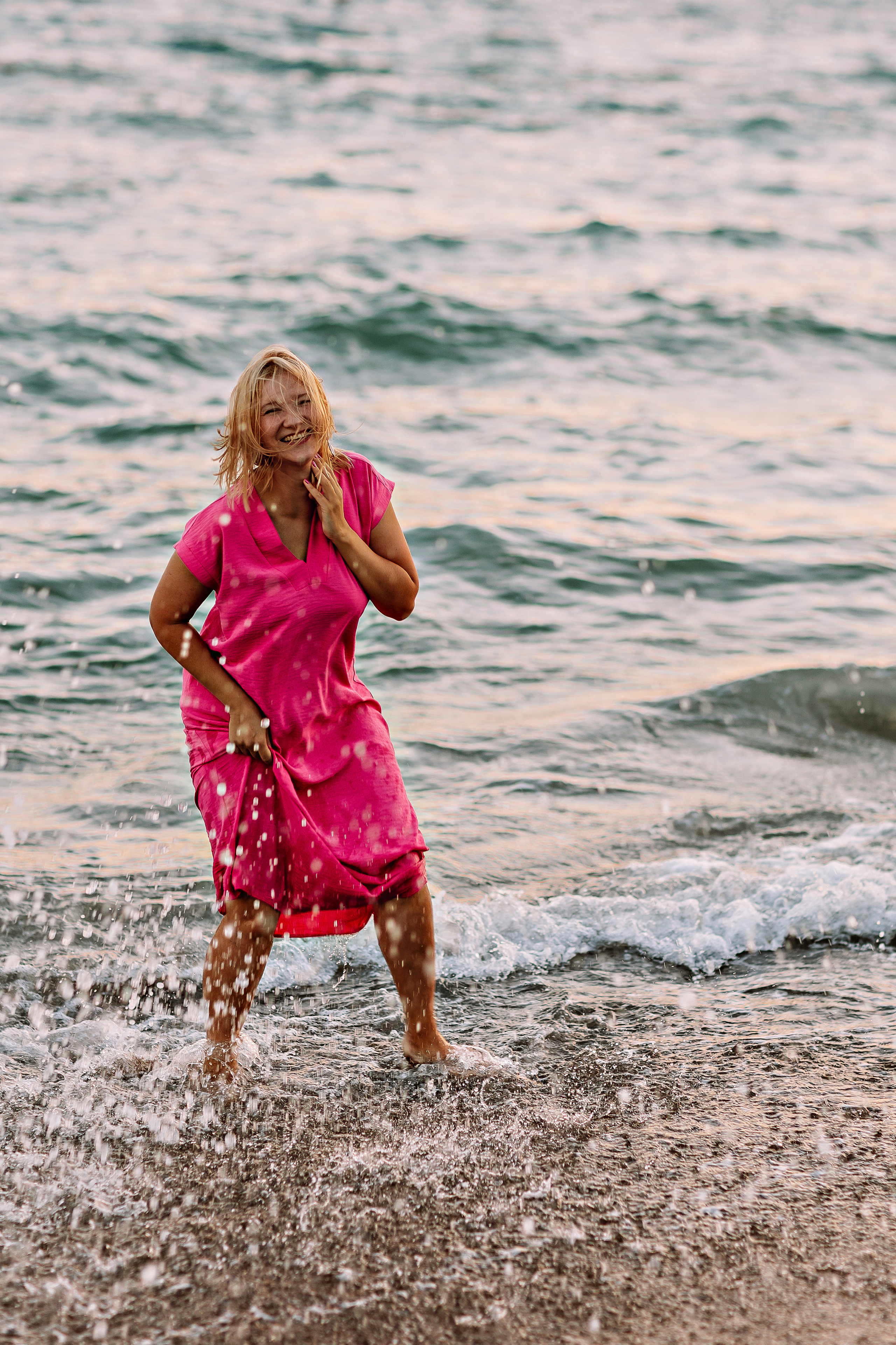 Семейная на берегу. Семейный фотограф Тюмень, фотограф на роды Салмина Мария