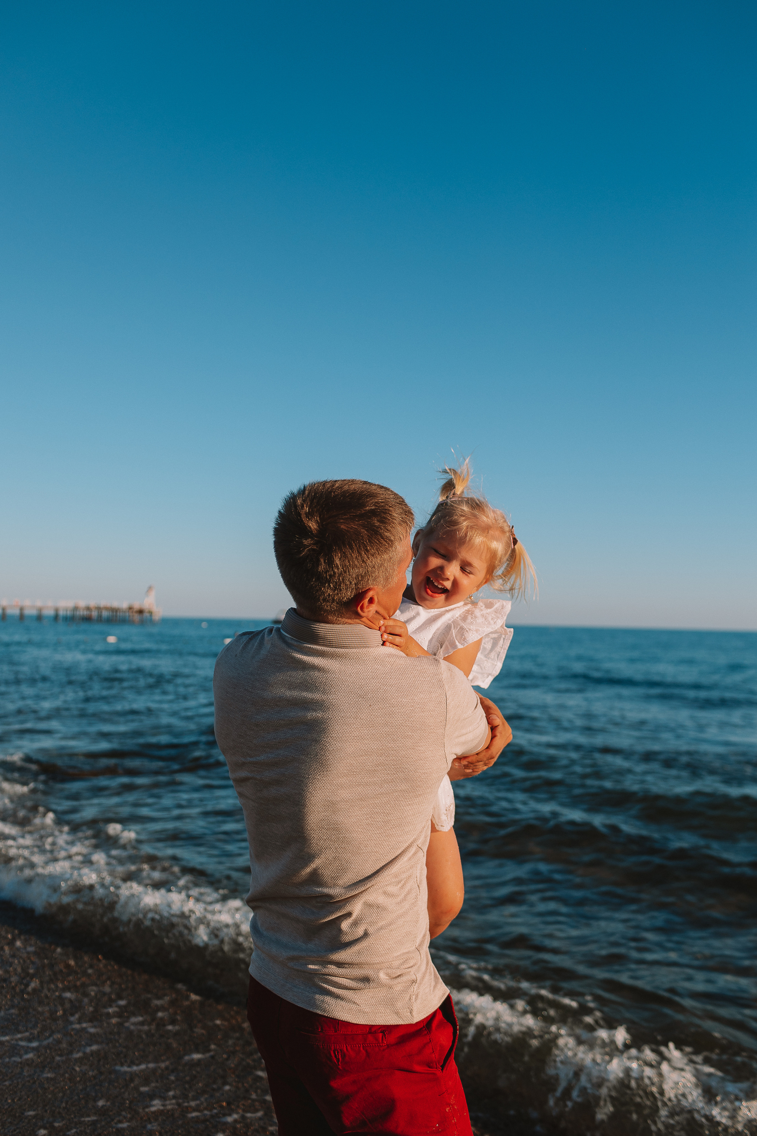 Семейная у моря. Семейный фотограф Тюмень, фотограф на роды Салмина Мария