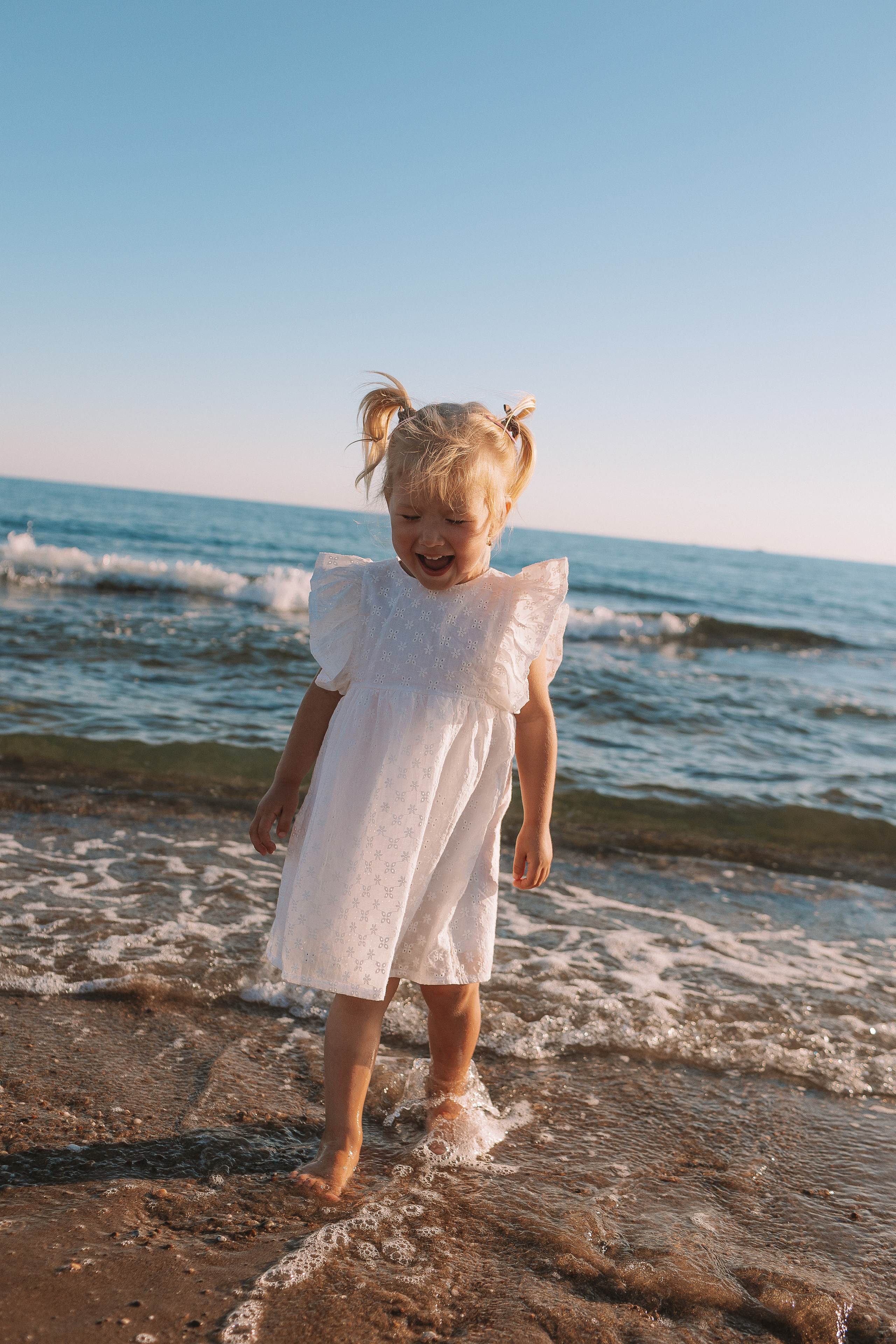 Семейная у моря. Семейный фотограф Тюмень, фотограф на роды Салмина Мария