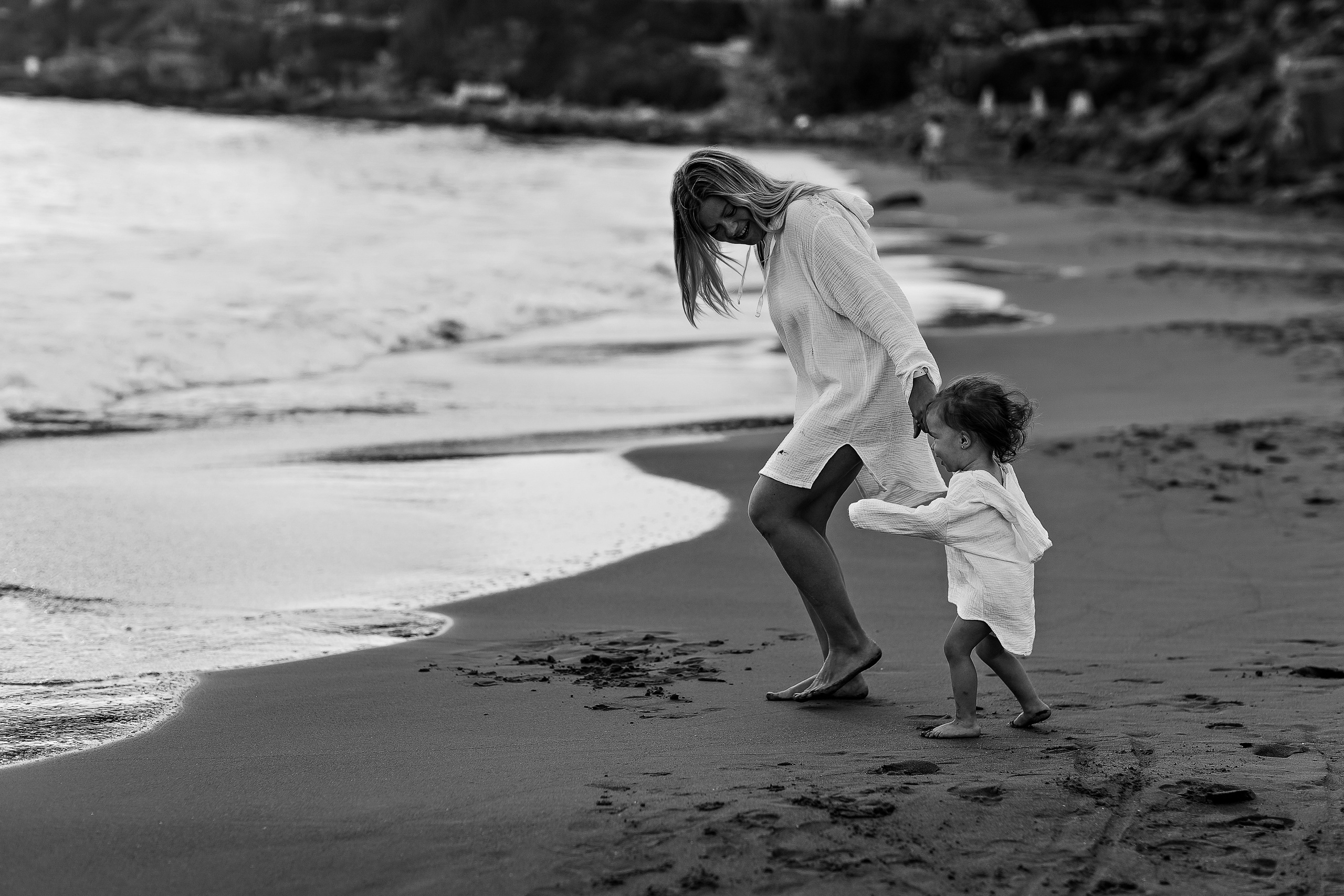 Сиде с малышкой. Семейный фотограф Тюмень, фотограф на роды Салмина Мария